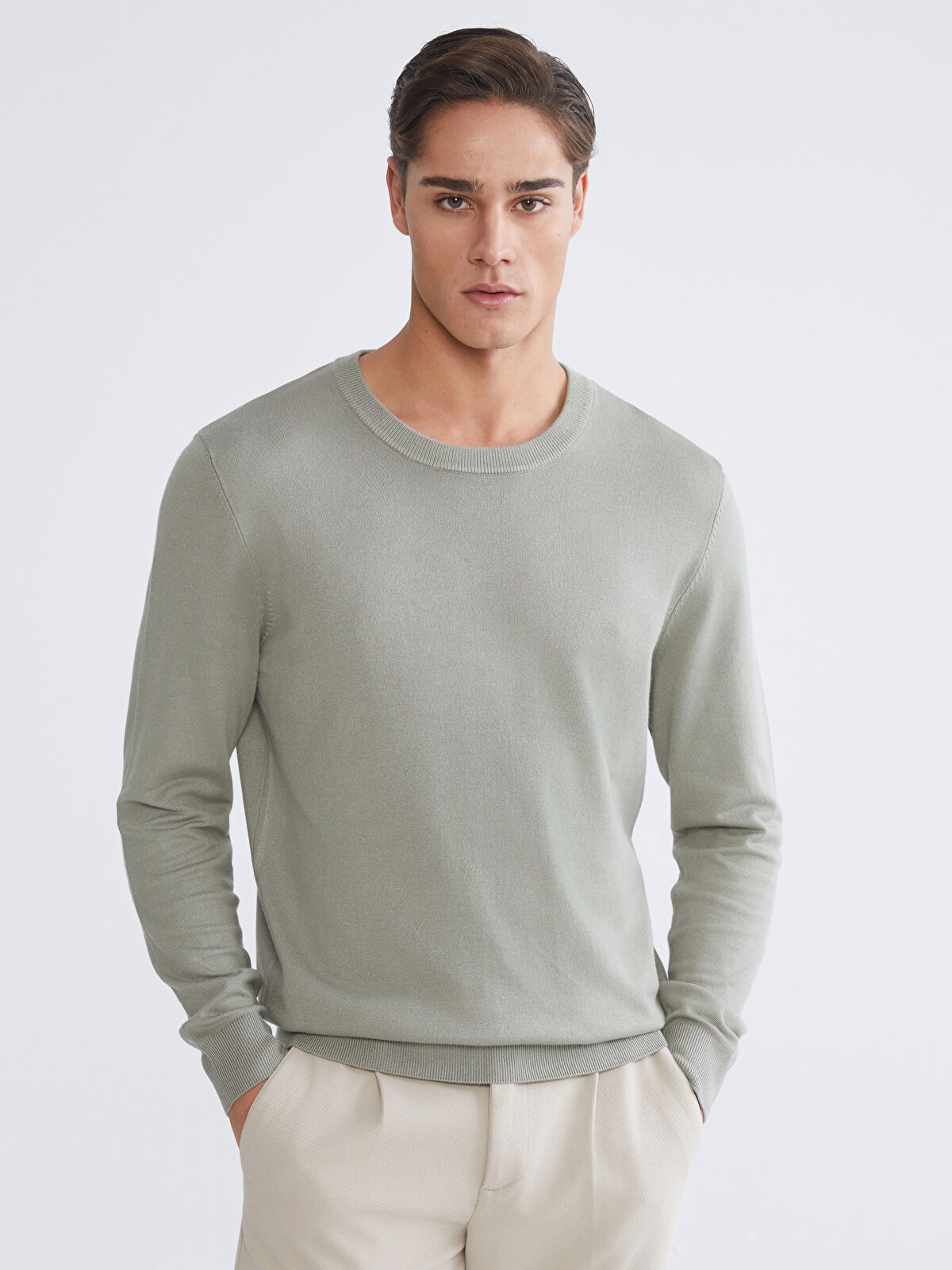 【ライトグレー】crew neck knit Buy Grey Regular Fit Textured Crew Neck Knitted Jumper from Next USA