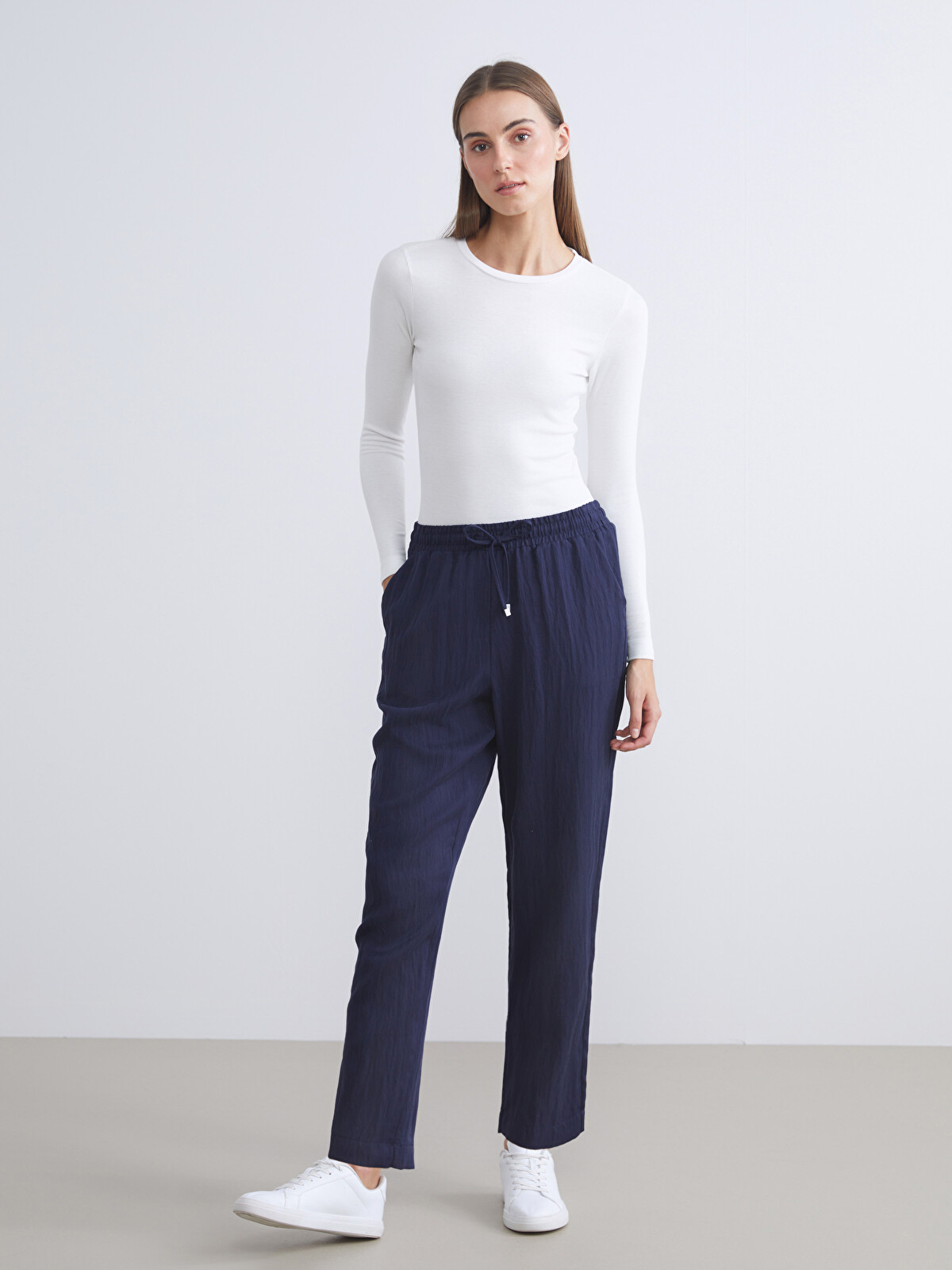 LCWAIKIKI Classic Elastic Waist Carrot Fit Women's Trousers