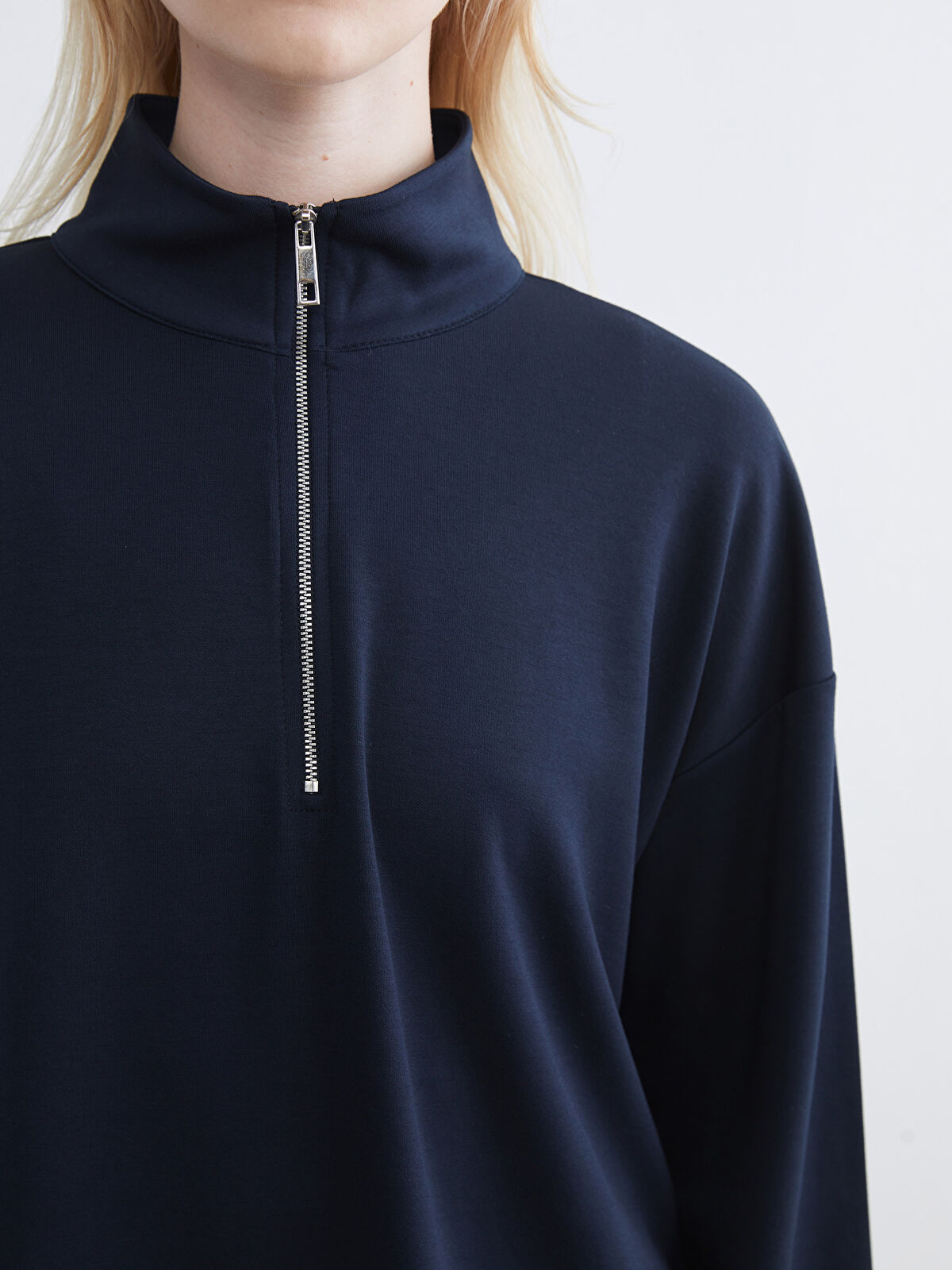 LCW Comfort Lacivert Dik Yaka Kadın Sweatshirt - W52840Z8-HRZ | LCW