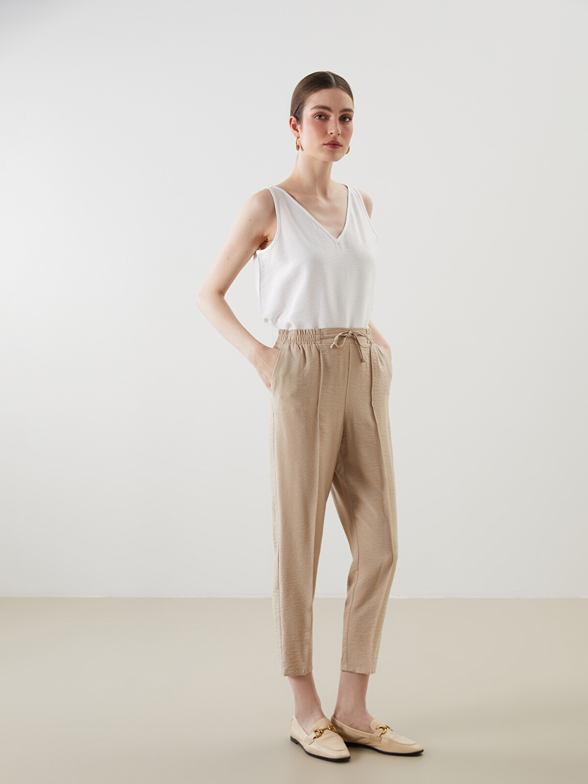 LCWAIKIKI Classic Elastic Waist Carrot Fit Women's Trousers