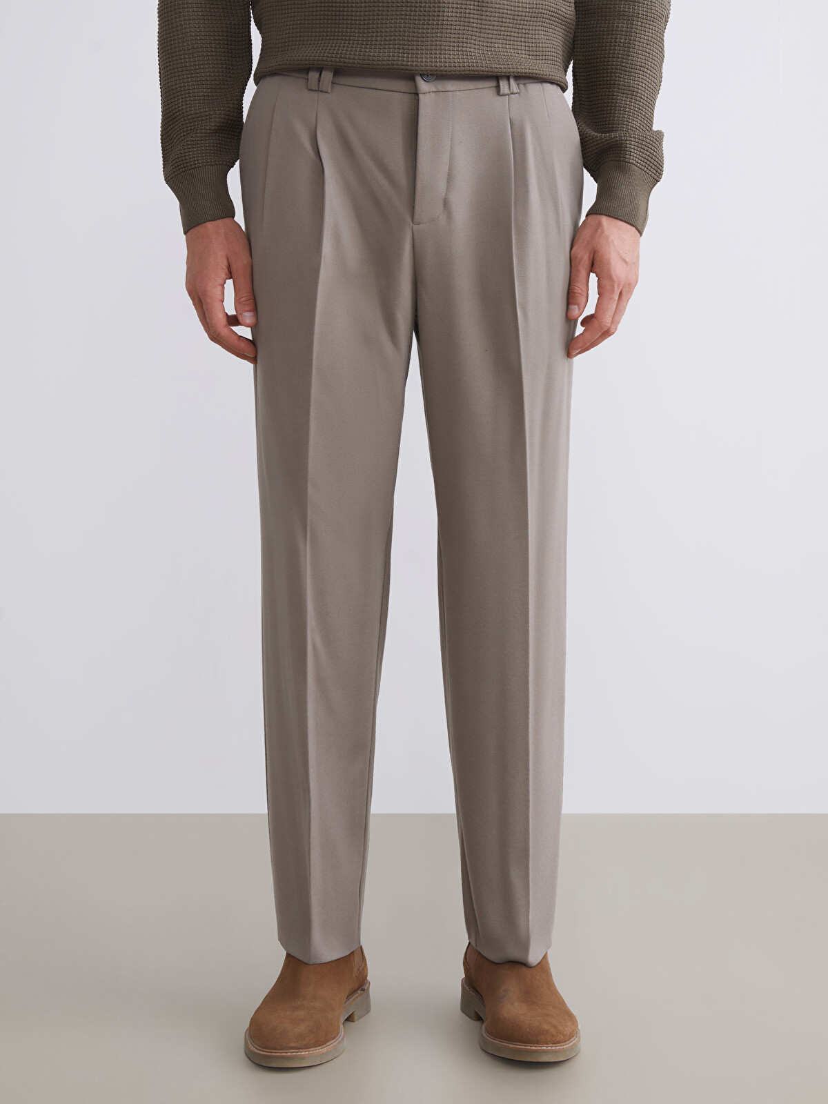 LCW Vision Relaxed Fit Men's Trousers - W55161Z8-HDA | LC Waikiki
