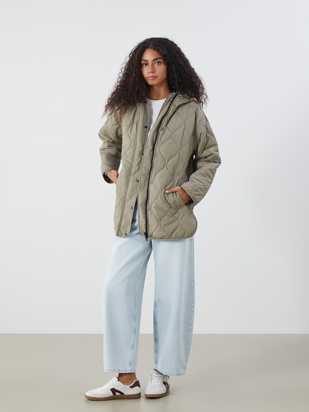 XSIDE Haki Kapüşonlu Kapitone Oversize Kadın Şişme Mont - W56107Z8