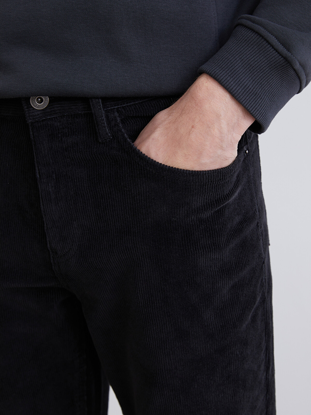 LCWAIKIKI Classic Siyah Standart Kalıp Kadife Erkek Chino Pantolon