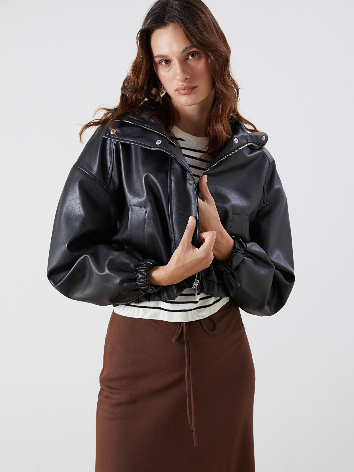 LCW Vision Funnel Neck Women's Crop Faux Leather Jacket - W56987Z8