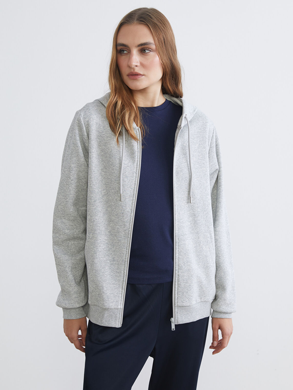 LCWAIKIKI Basic Gri Kapüşonlu Kadın Fermuarlı Sweatshirt