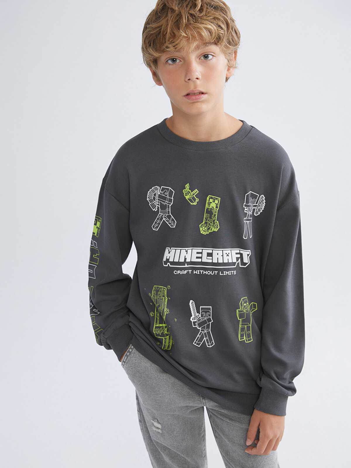 micchan LCW Kids Antrasit Bisiklet Yaka Minecraft Baskılı Erkek Çocuk