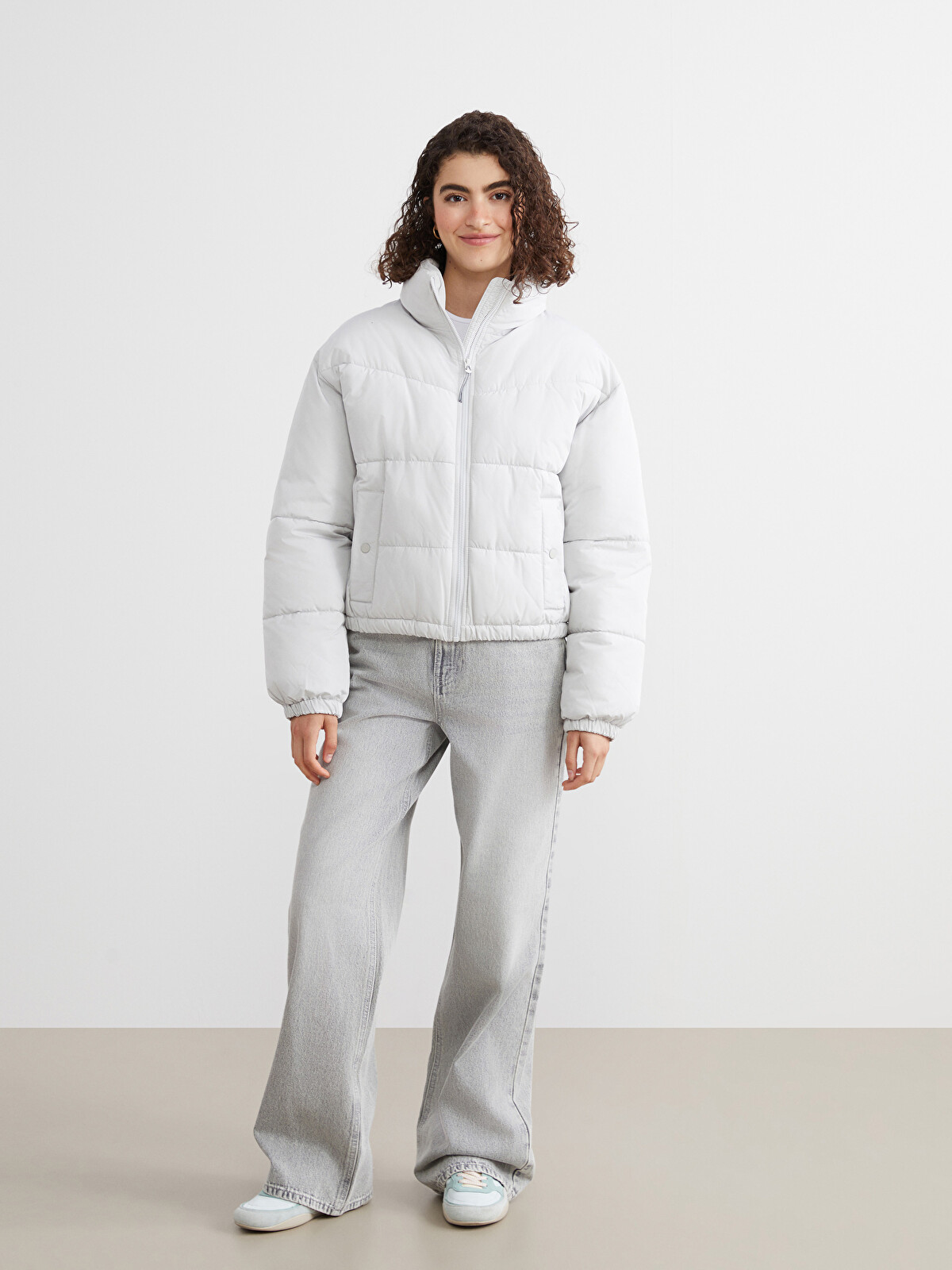 XSIDE Dik Yaka Oversize Kadın Şişme Mont - W5AJ56Z8-V44 | LC Waikiki