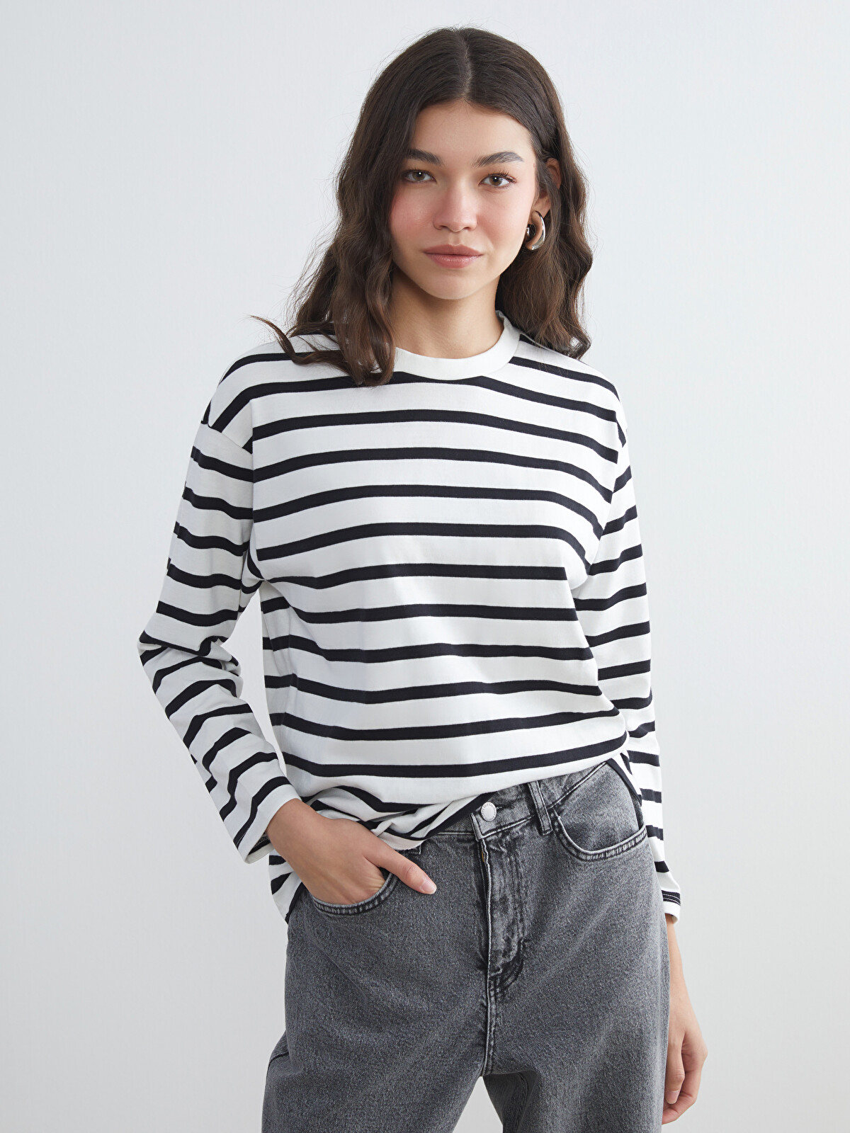 XSIDE Crew Neck Striped Women's T-shirt - W5BO56Z8-R9J | LC Waikiki