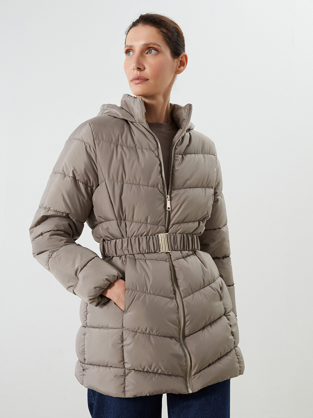 LCWAIKIKI Classic Kahverengi Kapüşonlu Kadın Şişme Mont - W5CH04Z8