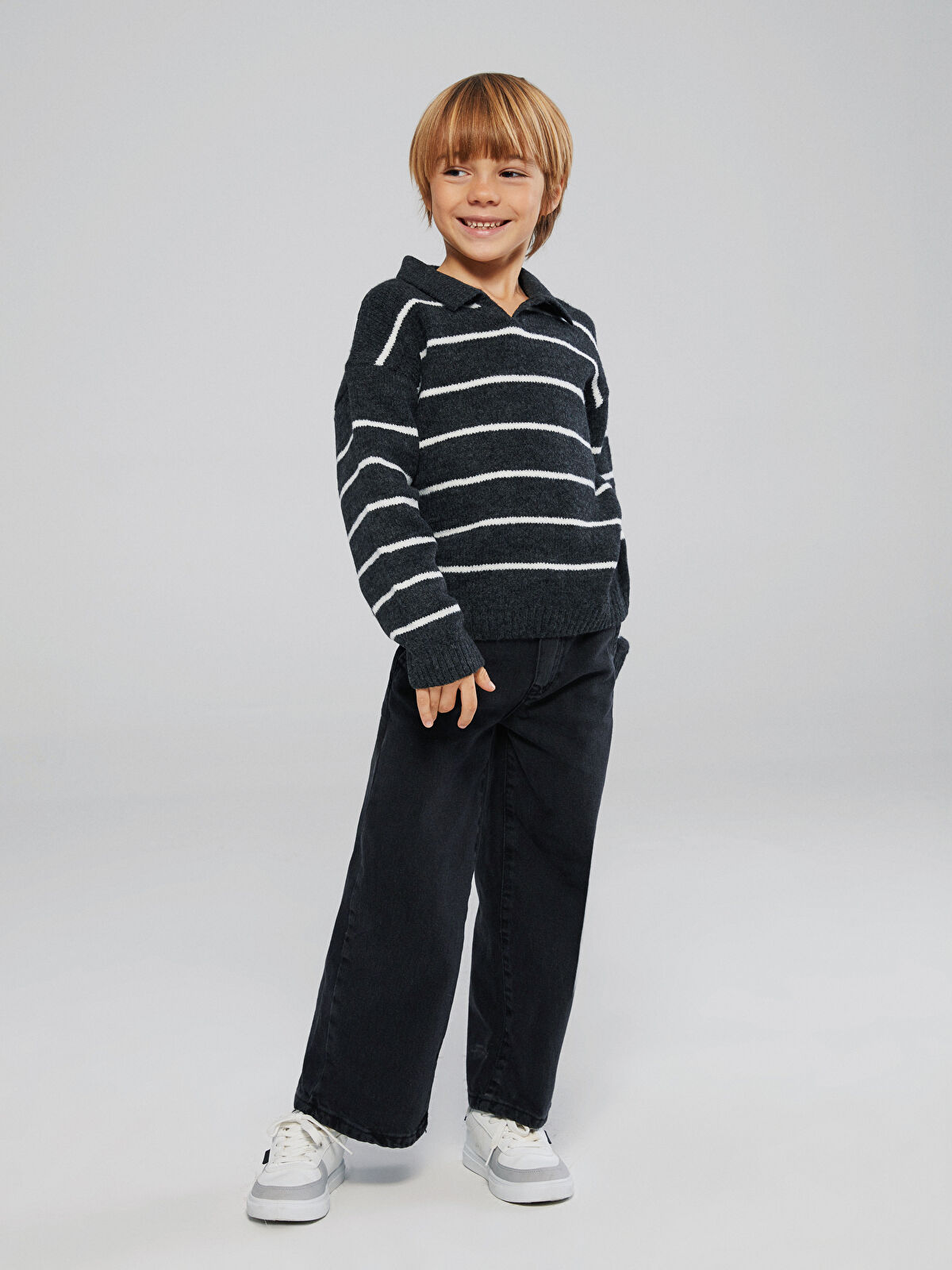 こじこじ Beyaz Erkek Çocuk Kısa Kollu Gömlek Papağan Baskılı Klasik Yaka