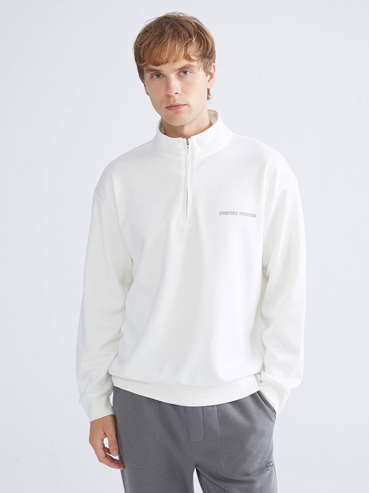 XSIDE Funnel Neck Printed Men's Sweatshirt - W5CL91Z8-EEW | LC Waikiki
