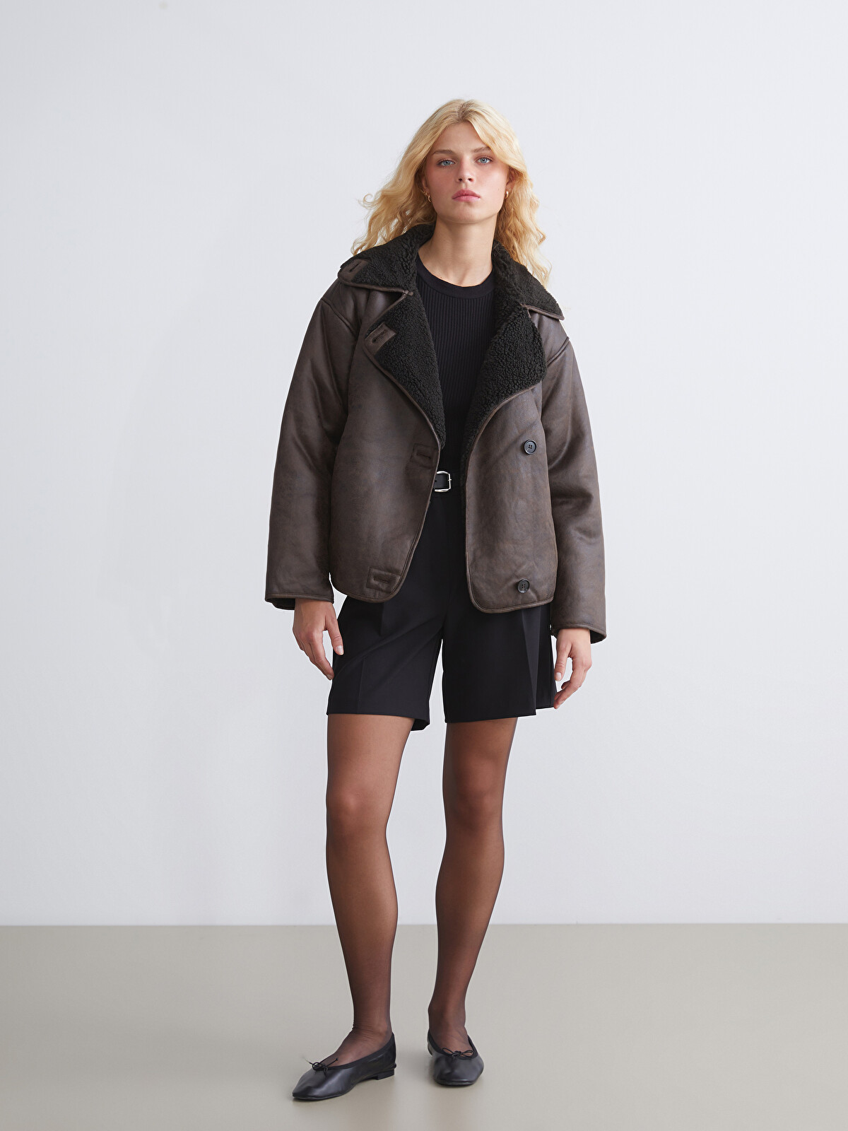 わた XSIDE Fur Collar Women's Faux Leather Coat - W5DP49Z8-D7V | LC Waikiki