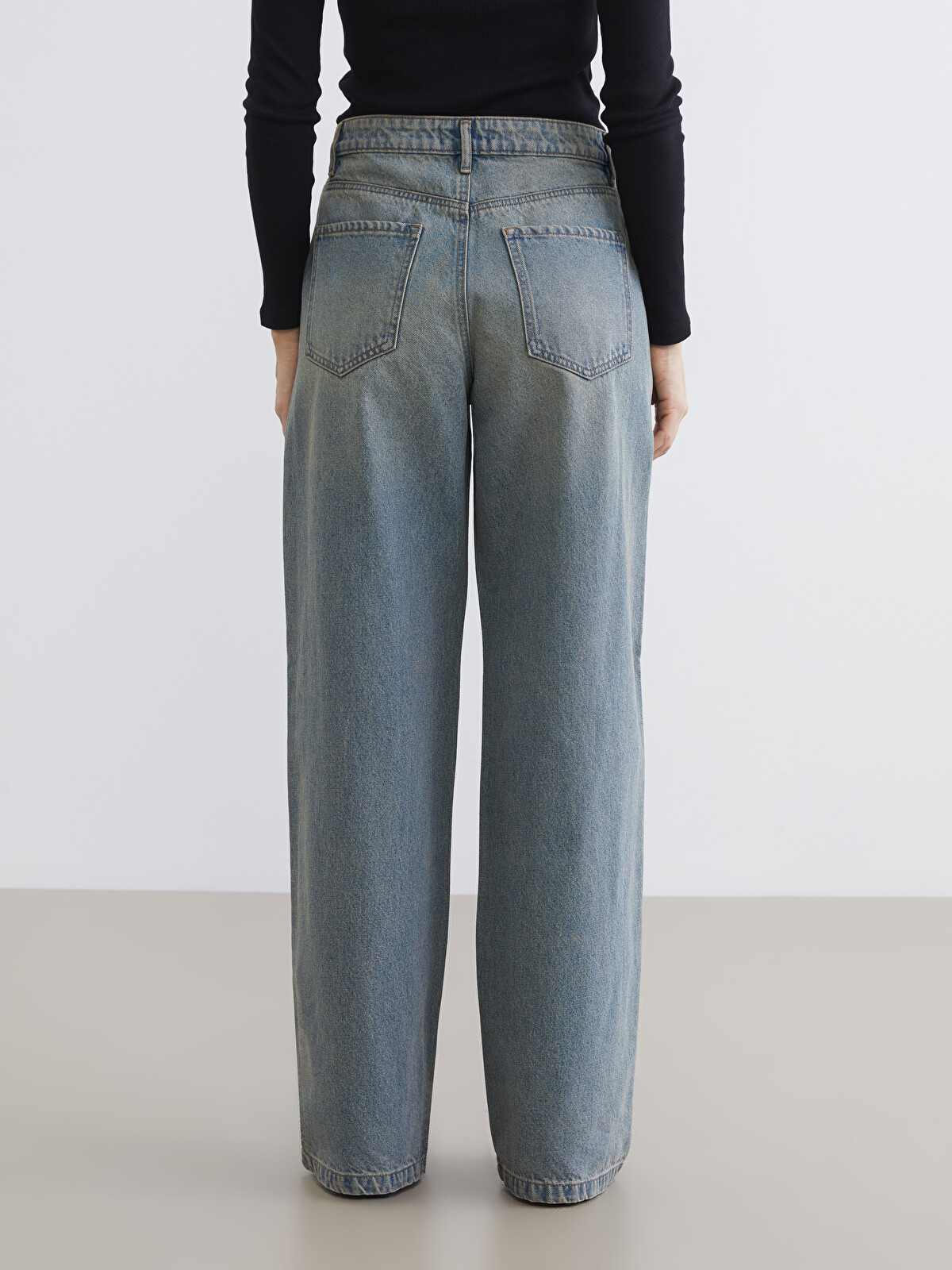 LCW Jeans Loose Fit Women's Jeans - W5DS37Z8-JVV | LC Waikiki