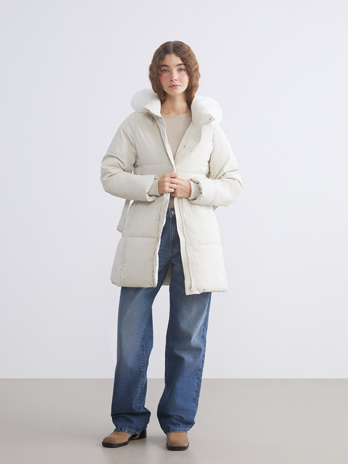 XSIDE Fur Hooded Women's Puffer Coat - W5EF73Z8-R9J | LC Waikiki