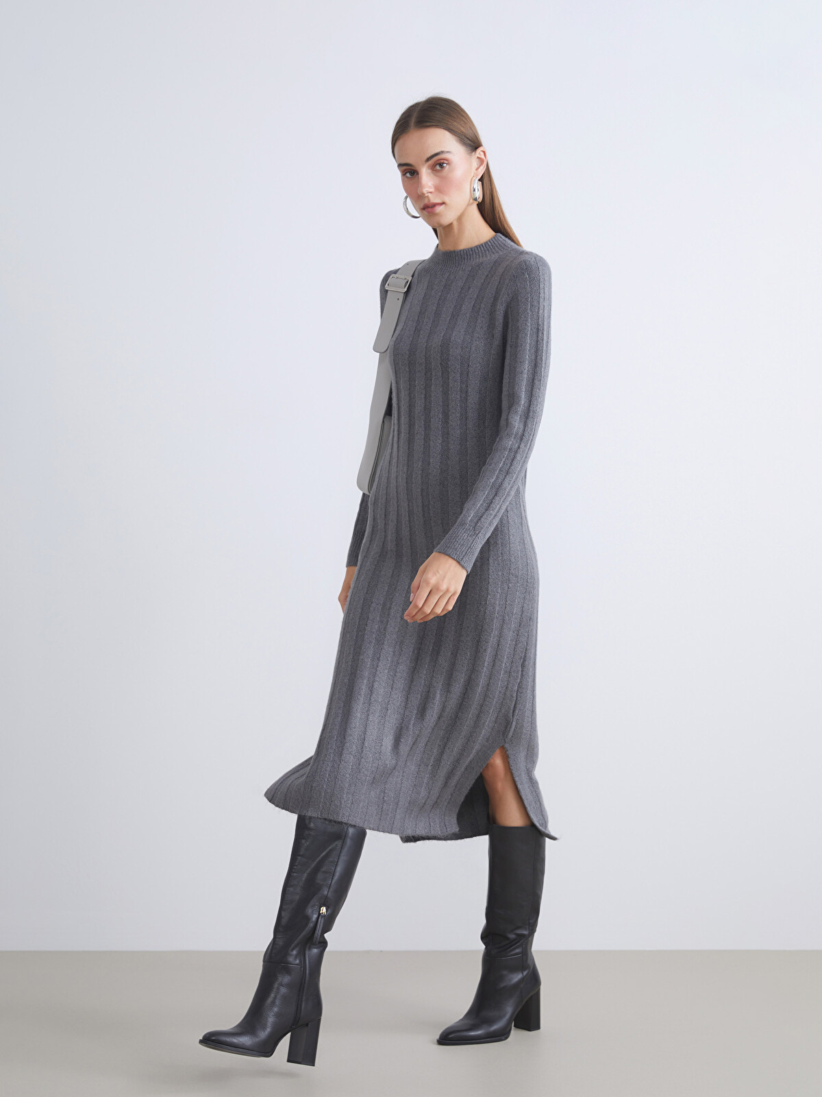 LCWAIKIKI Classic Funnel Neck Slit Detail Knitwear Dress