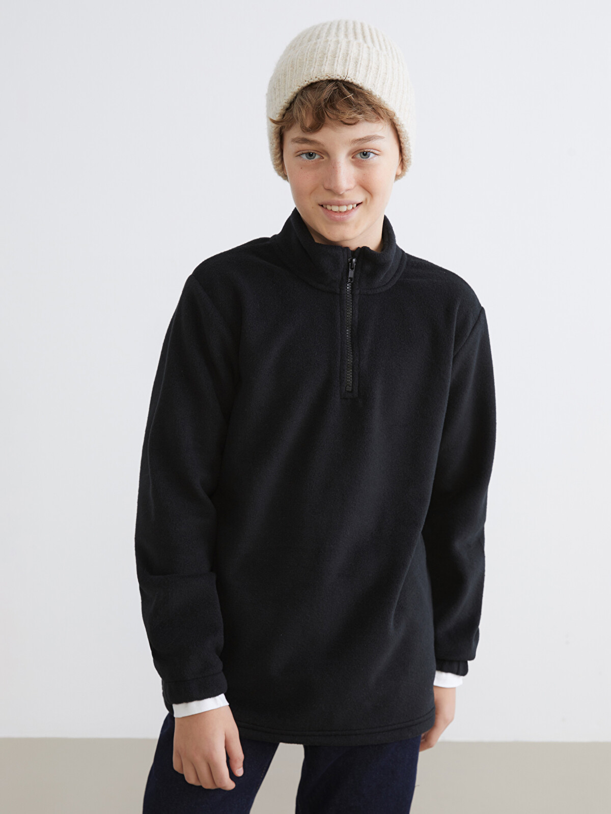 LCW Kids Siyah Dik Yaka Erkek Çocuk Polar Sweatshirt - W5FM12Z4