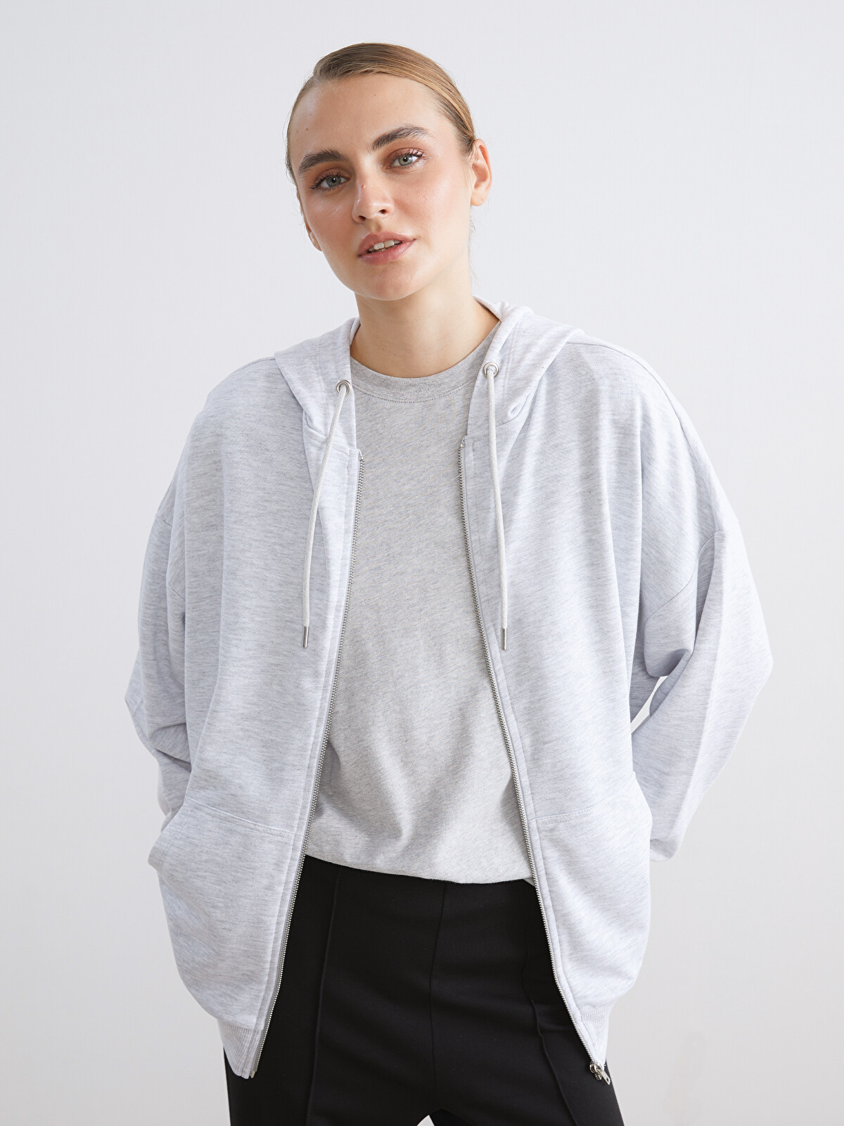 LCW Modest Gri 3 İplik Düz Oversize Kadın Fermuarlı Sweatshirt