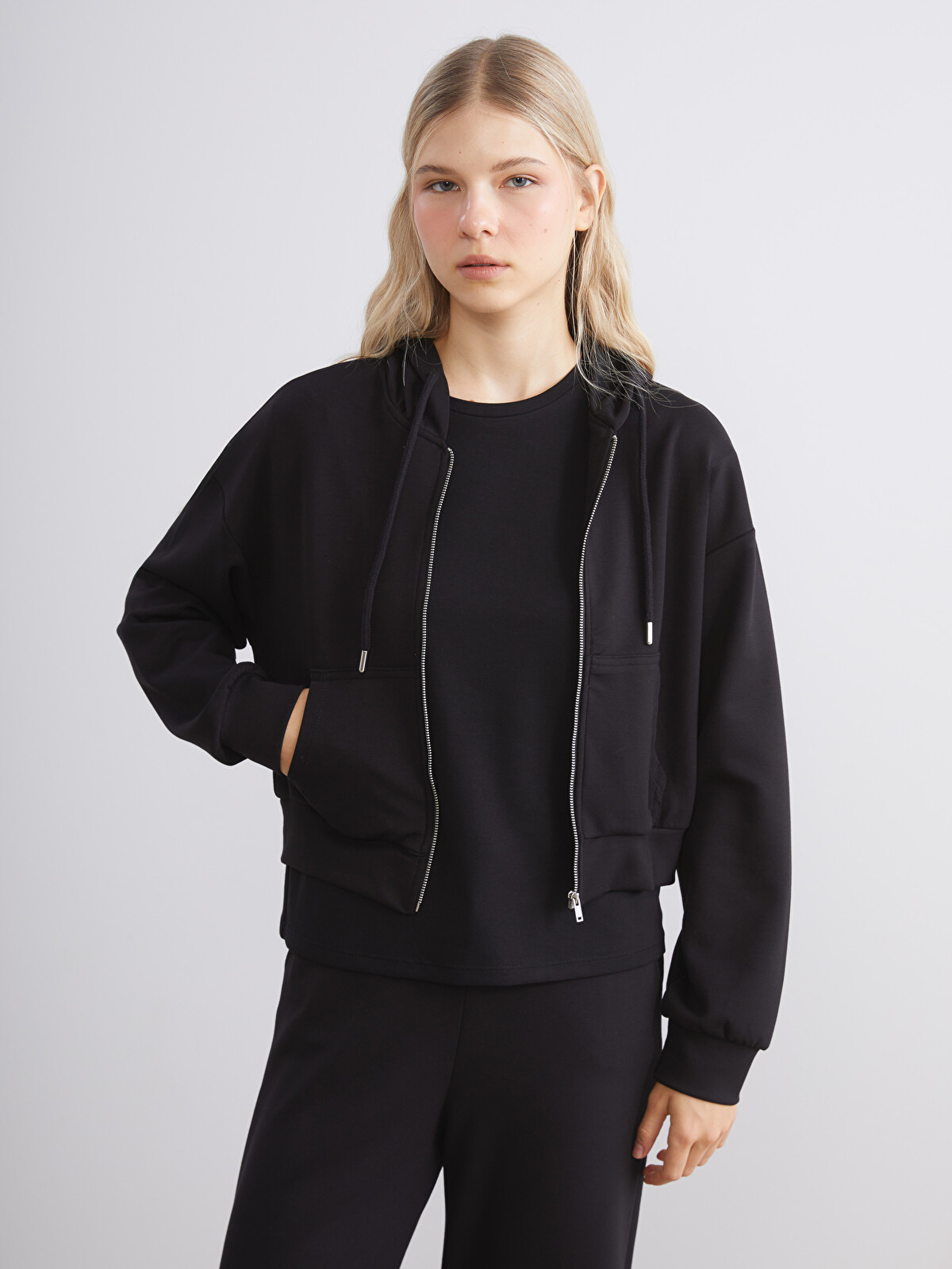 XSIDE Siyah Kapüşonlu Kadın Fermuarlı Sweatshirt - W5IA07Z8-CVL | LCW