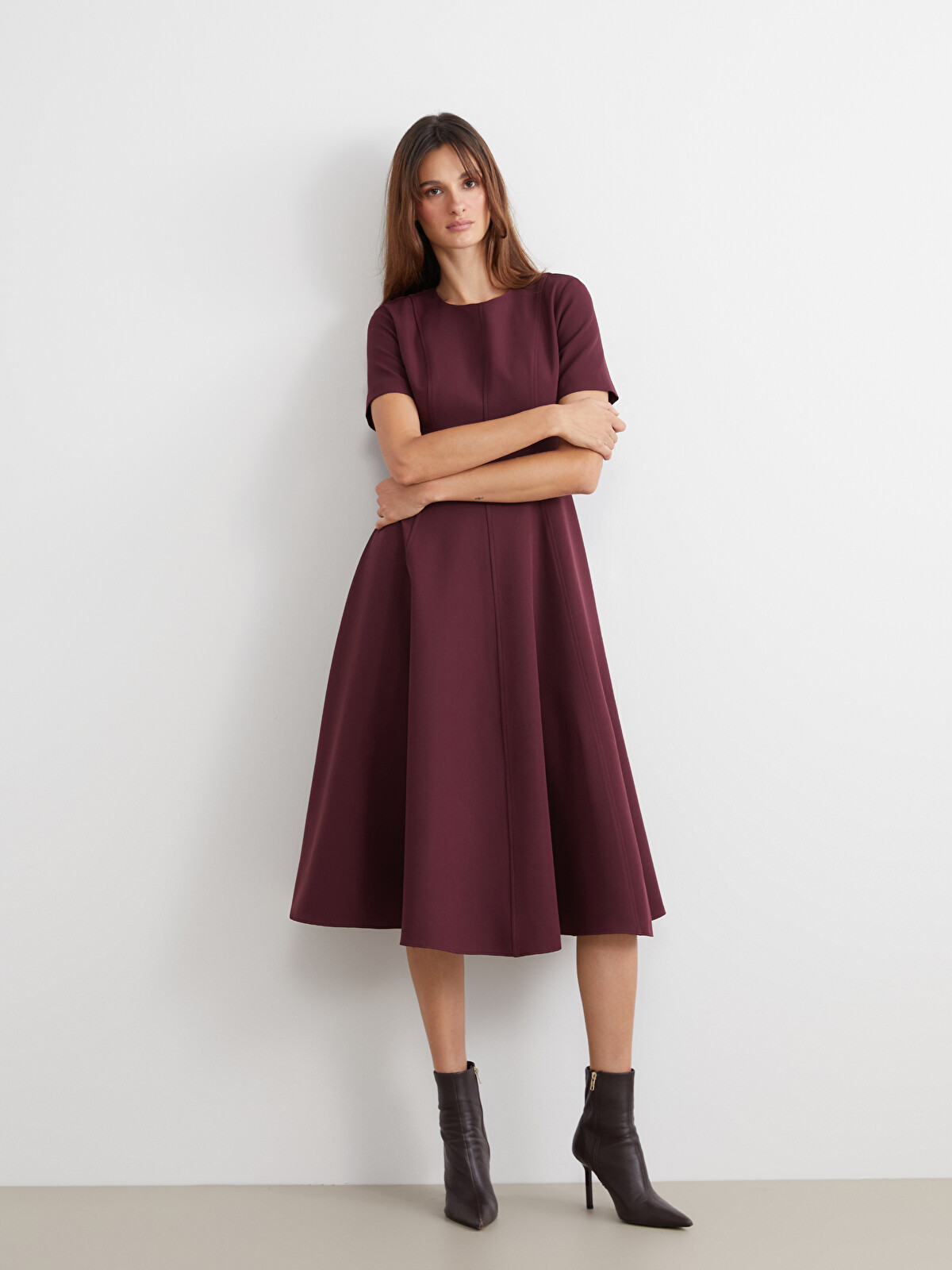 LCW Vision Crew Neck Fitted Waist Dress - W5IN22Z8-HEN | LC Waikiki
