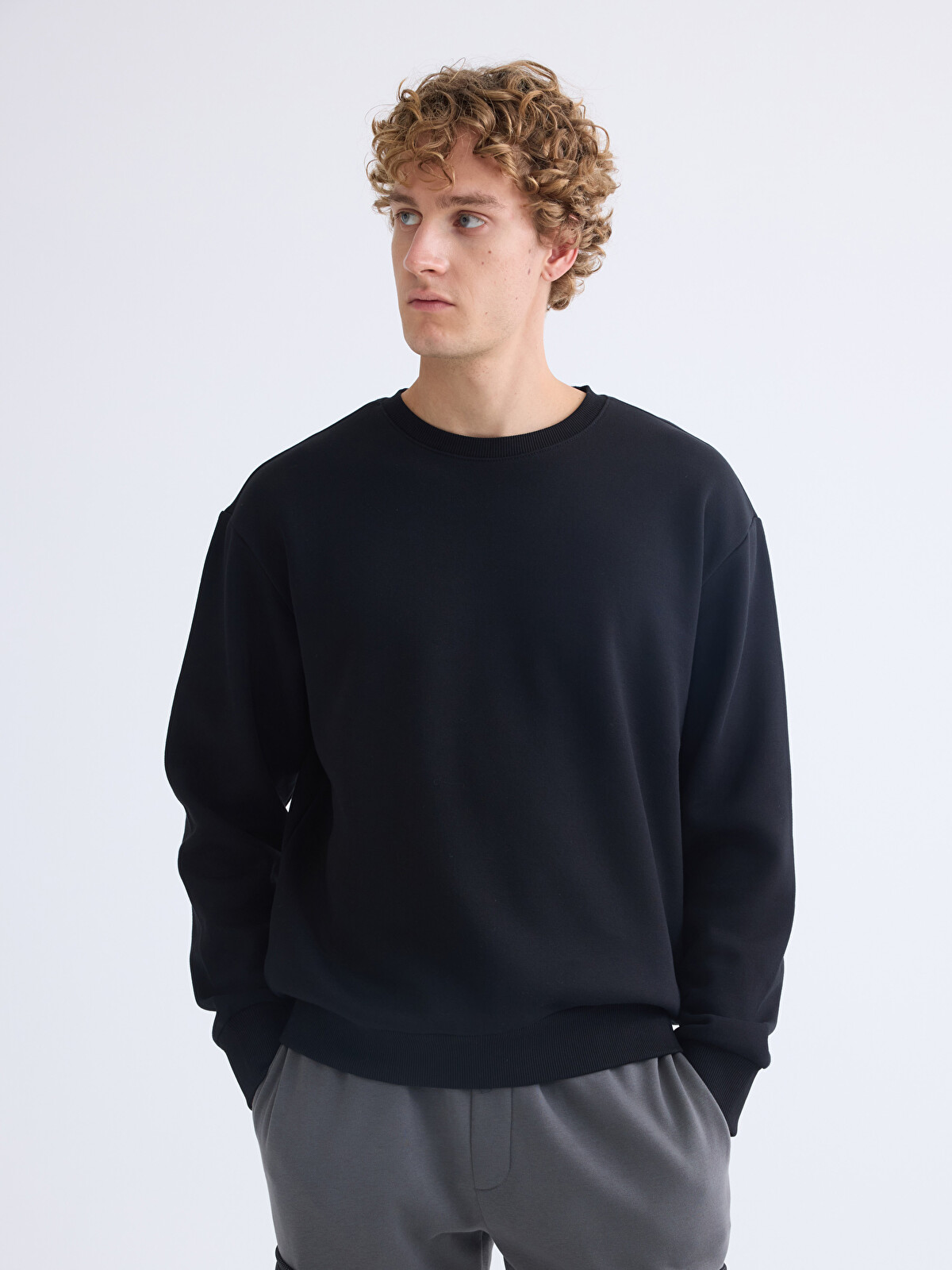 XSIDE Siyah Bisiklet Yaka Erkek Sweatshirt - W5IR58Z8-CVL | LCW