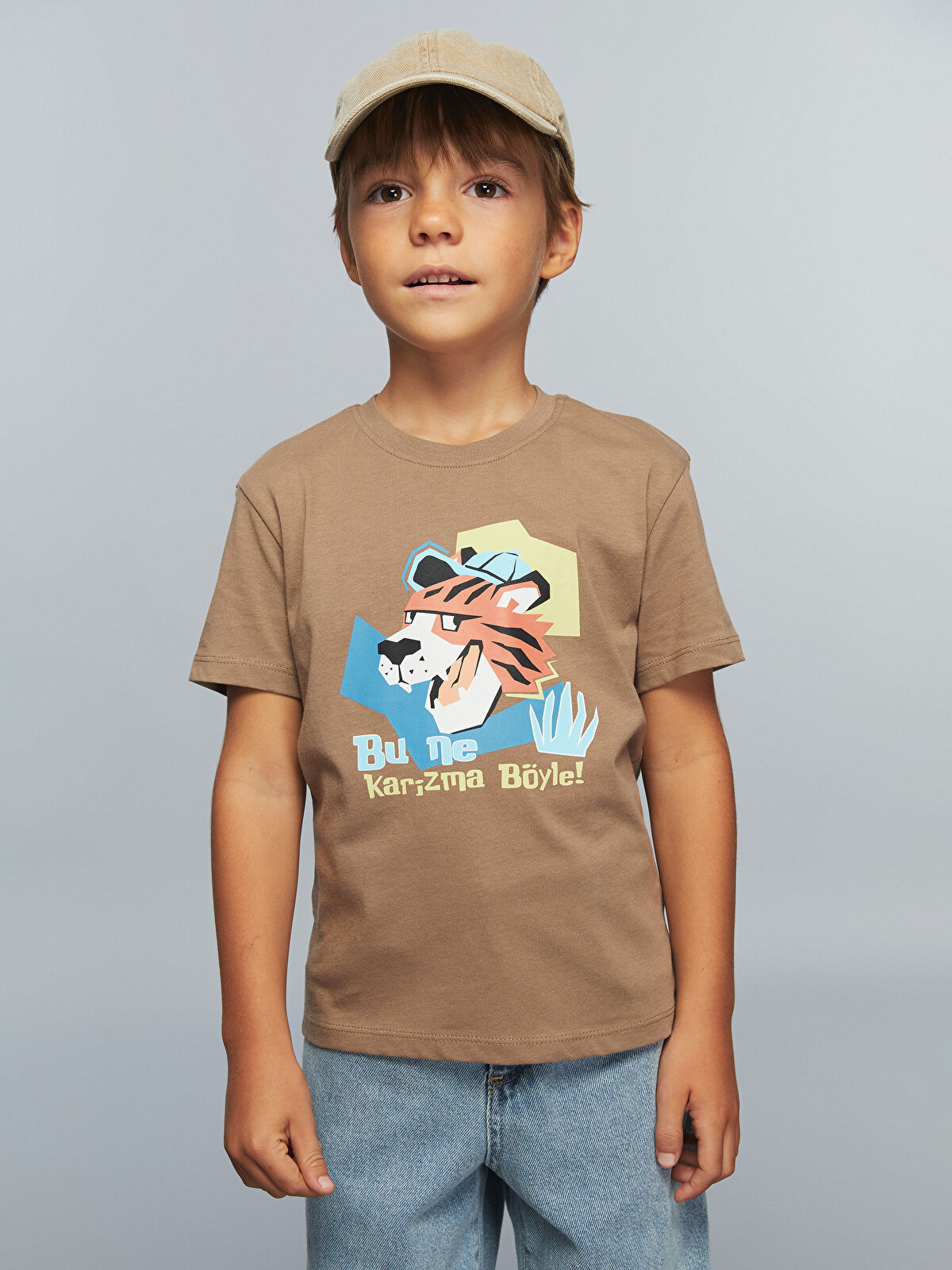 LCW Kids Kahverengi Bisiklet Yaka Baskılı Erkek Çocuk Tişört