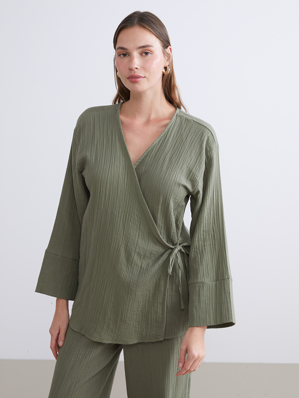 LCW Vision Haki Kruvaze Yaka Dokulu Kadın Kimono - W5LR35Z8-YCS | LCW
