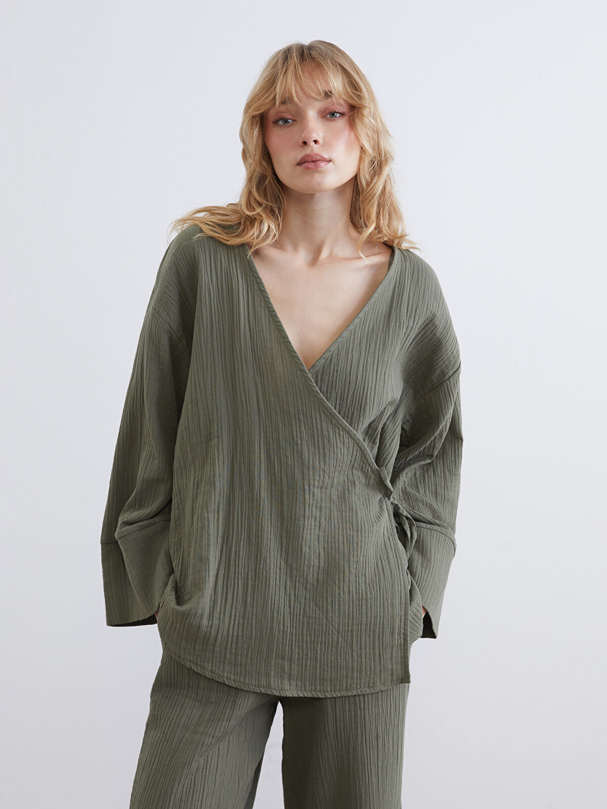 LCW Vision Haki Kruvaze Yaka Dokulu Kadın Kimono - W5LR35Z8-YCS | LCW