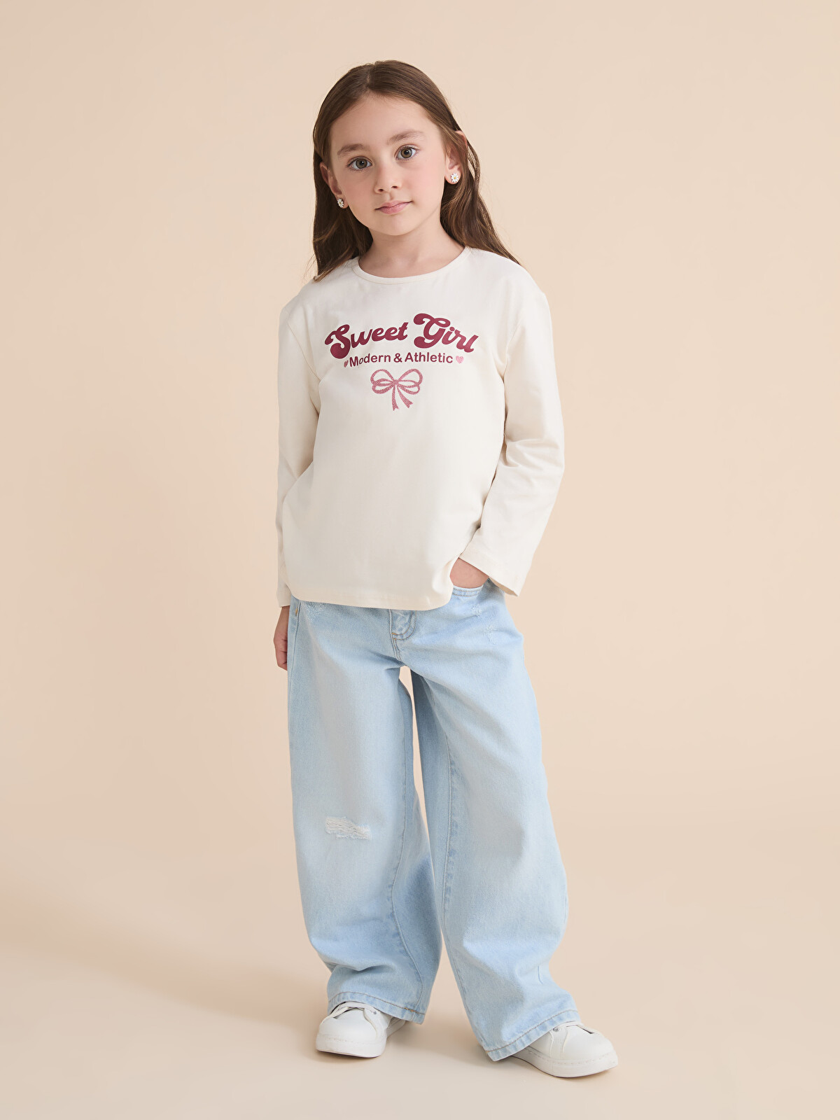 LCW Kids Ekru Bisiklet Yaka Kız Çocuk Tişört - W5MO27Z1-FRC | LCW