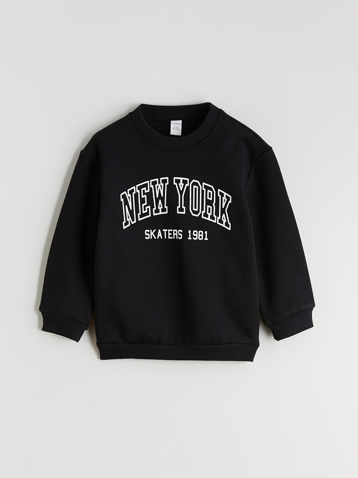 LCW Kids Siyah Bisiklet Yaka New York Baskılı Erkek Çocuk