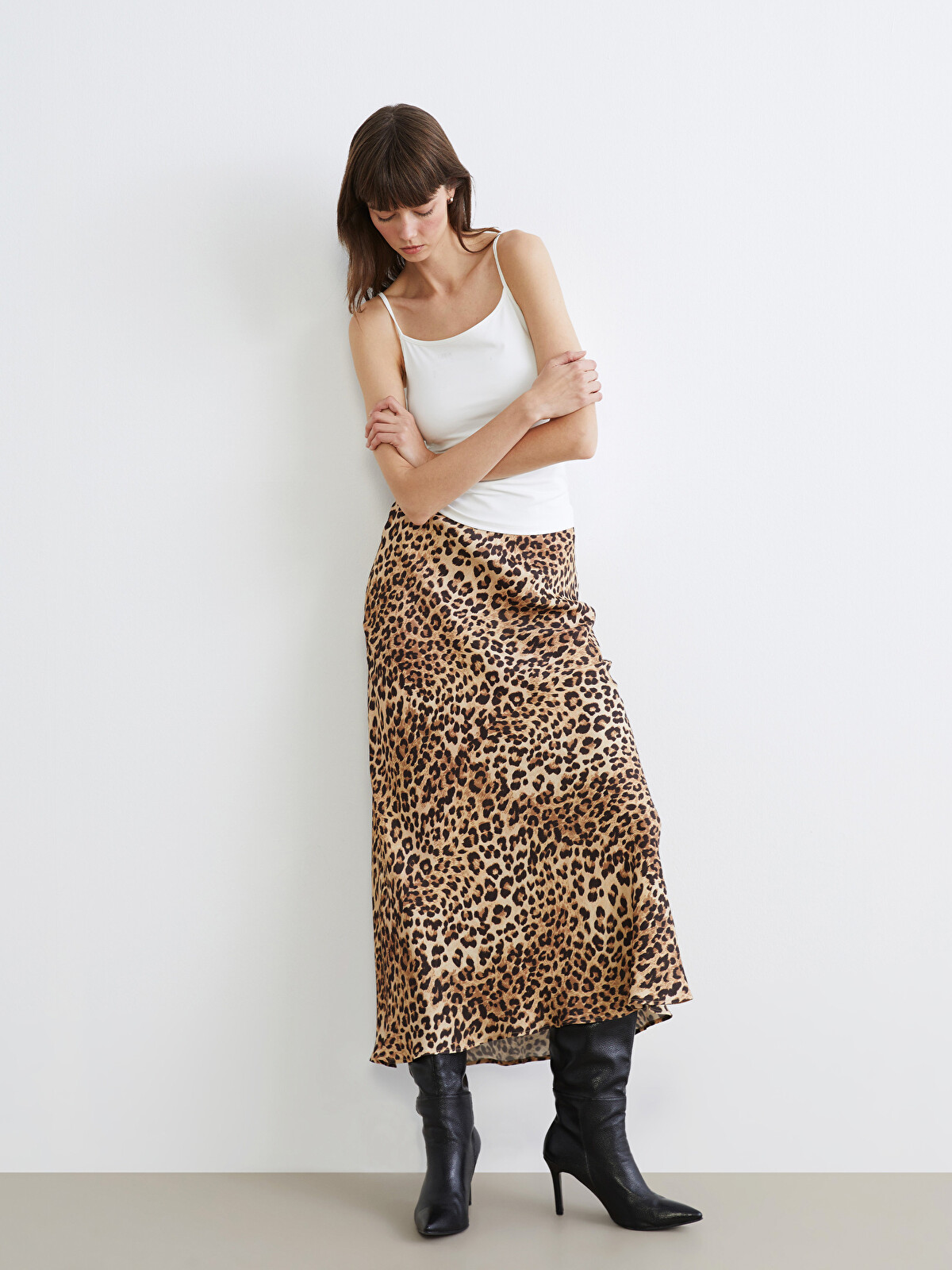LCW Vision Elastic Waist Leopard Print A-Line Satin Skirt
