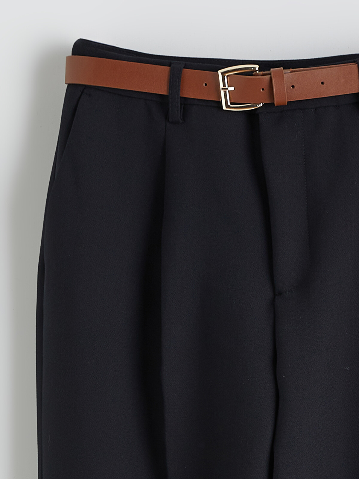 LCW Vision Belted High Waisted Carrot Fit Women's Pleated Trousers