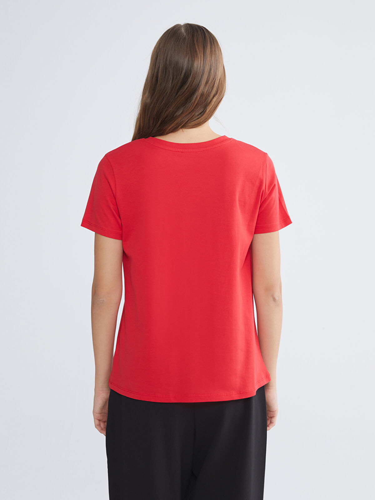 LCWAIKIKI Basic Kırmızı Bisiklet Yaka Atatürk Temalı Kadın Tişört