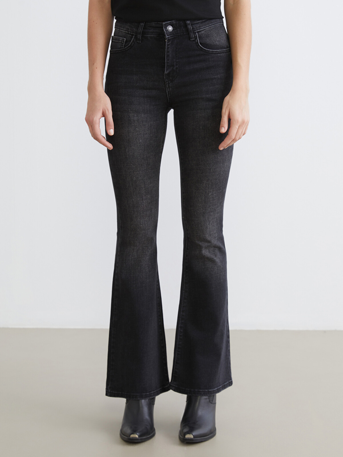 LCW Jeans Siyah Flare Kadın Jean Pantolon - W5NN29Z8-327 | LCW