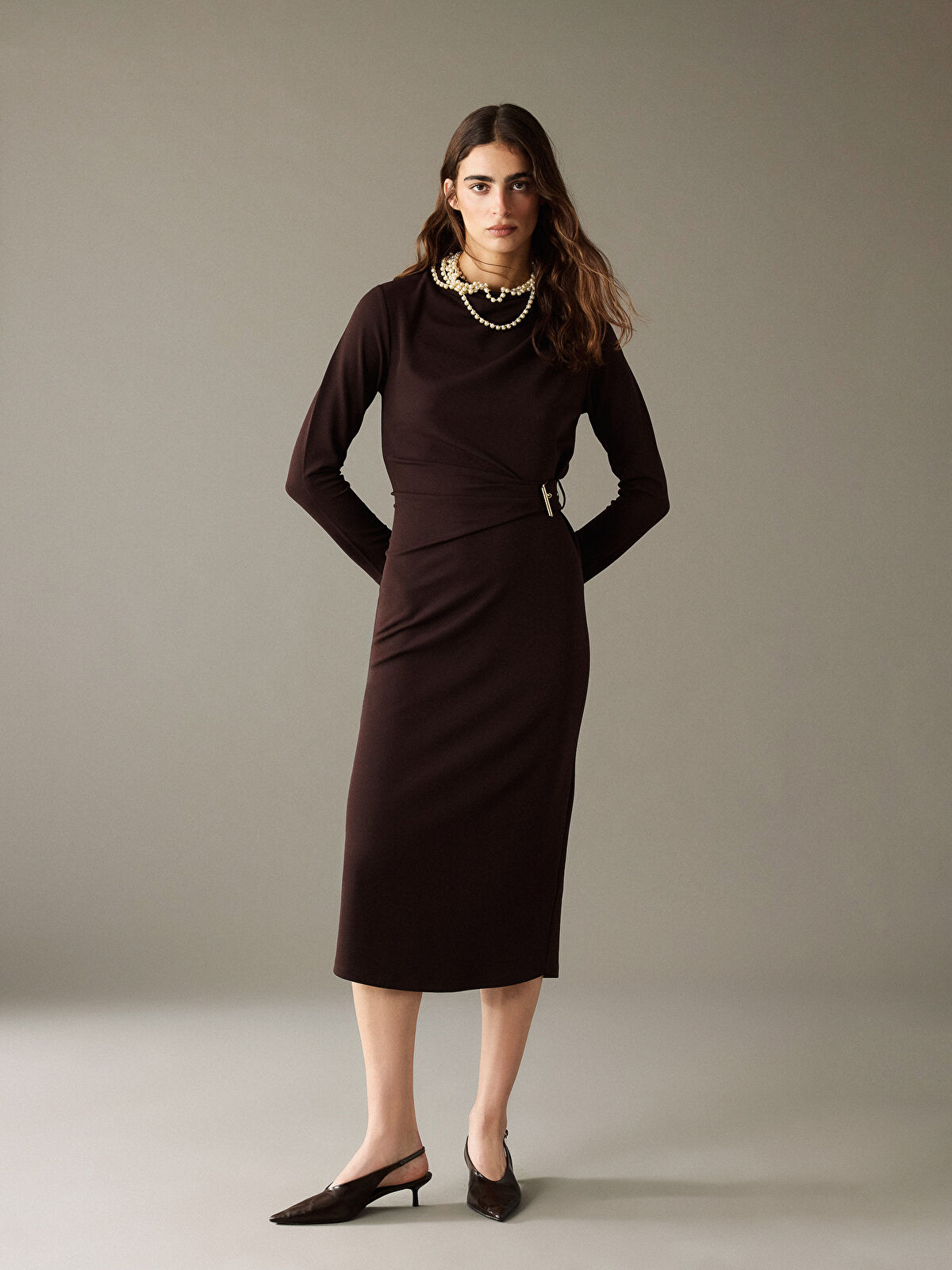 EVIE LCW Vision Kahverengi Dökümlü Yaka Büzgülü Krep Elbise - W5NS73Z8