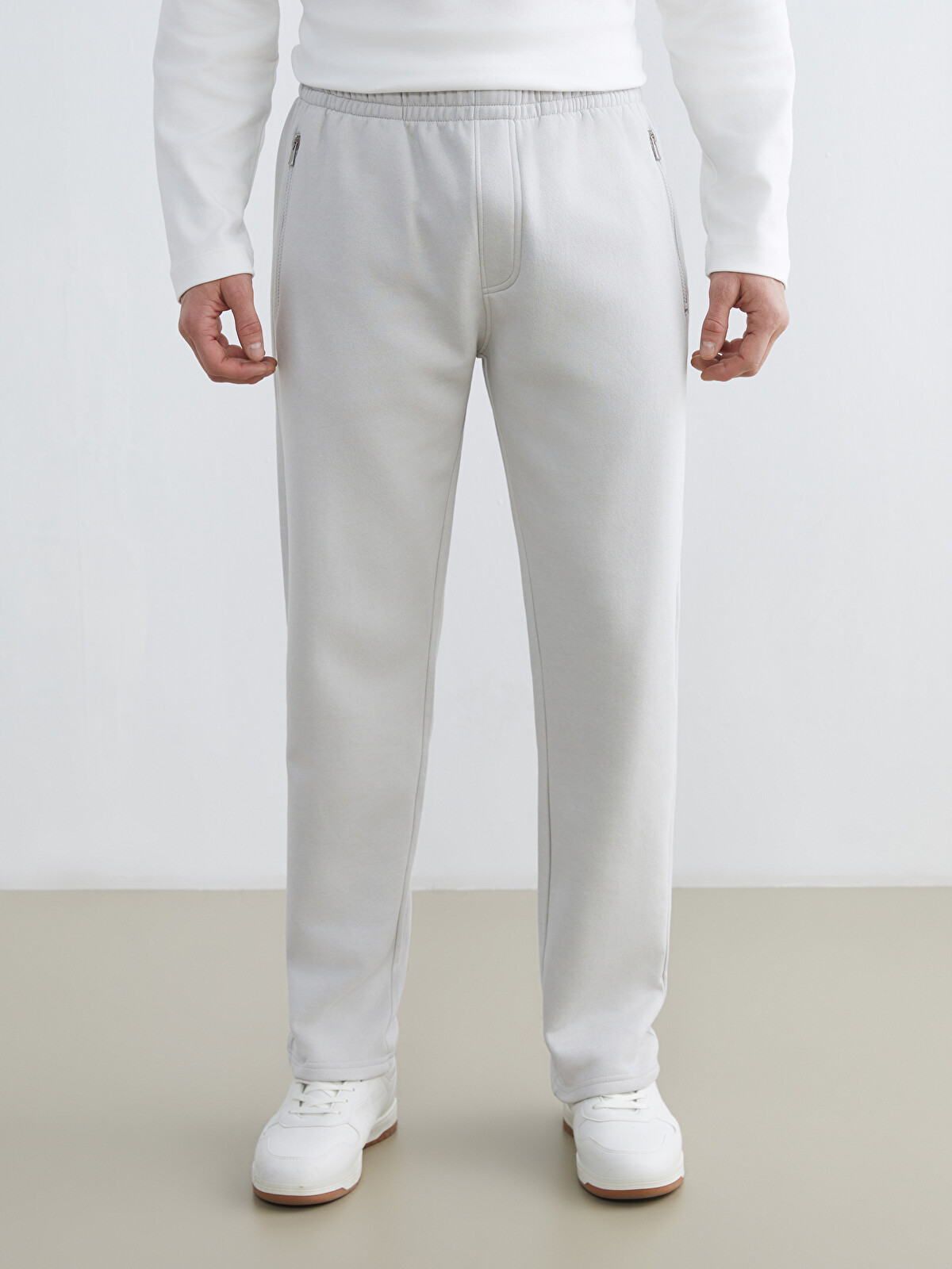 LCWAIKIKI Classic Men's Thick Sweatpants in a Regular Fit