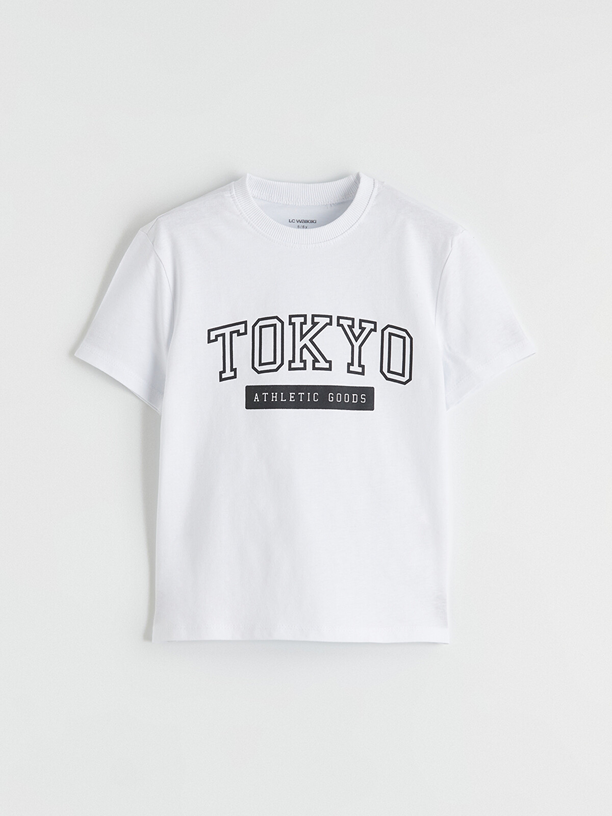 LCW Kids Beyaz Bisiklet Yaka Tokyo Baskılı Erkek Çocuk Tişört