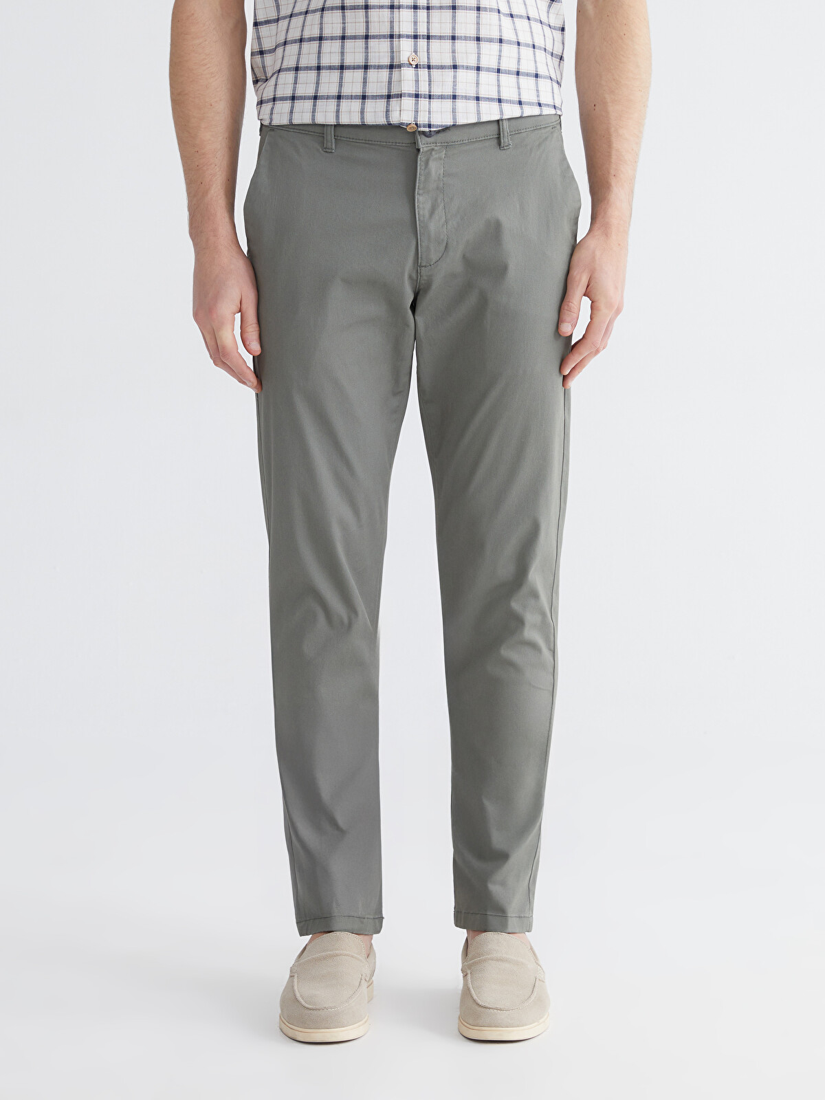 LCWAIKIKI Classic Standard Fit Gabardine Men's Chino Trousers