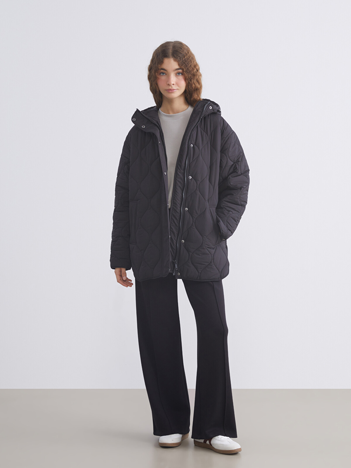 XSIDE Kapüşonlu Oversize Kadın Şişme Mont - S63684Z8-CVL | LC Waikiki