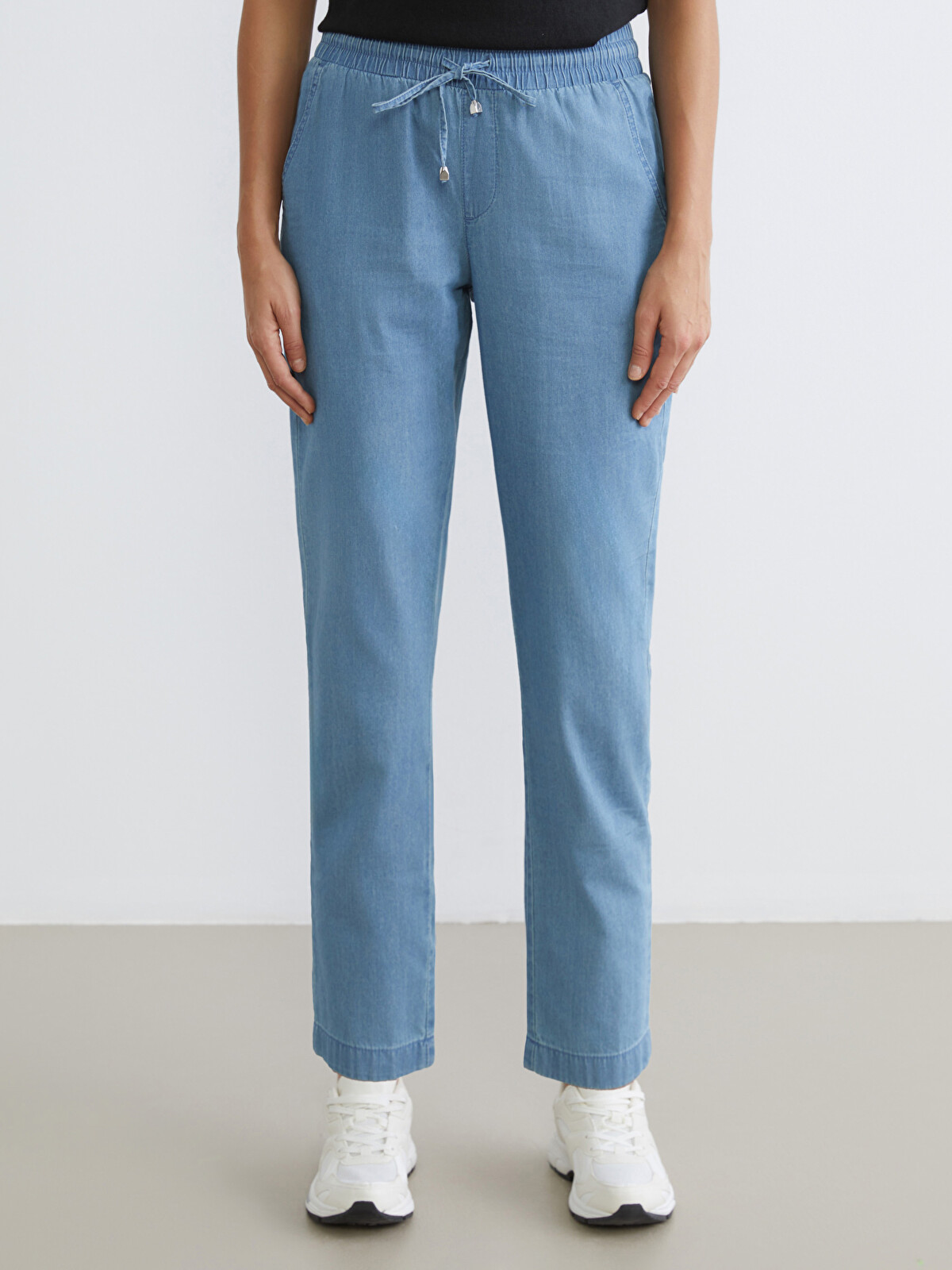 LCWAIKIKI Classic Beli Lastikli Carrot Fit Kadın Jean Pantolon