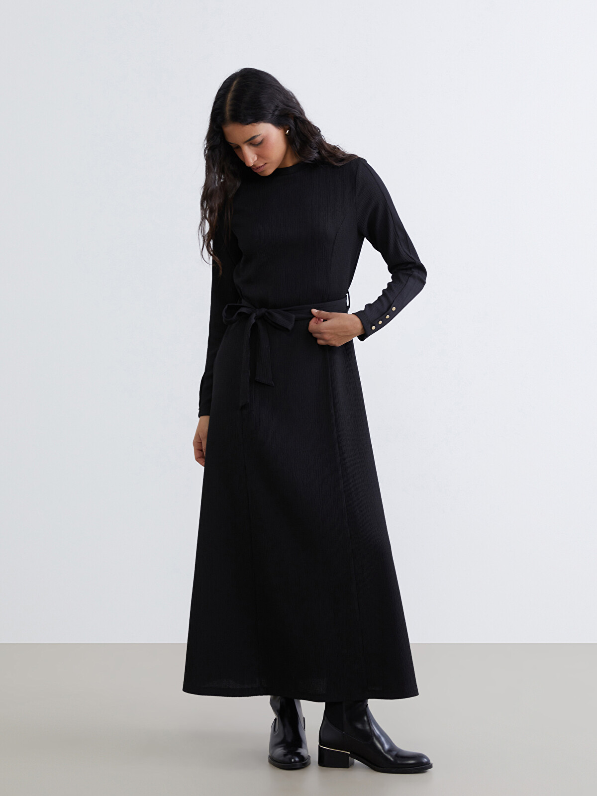 LCW Modest Bisiklet Yaka Dokulu Kuşaklı Elbise - S64329Z8-CVL | LC