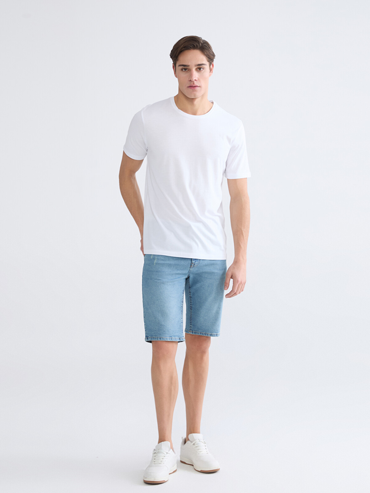 LCWAIKIKI Classic Slim Fit Basic Soft Touch T-Shirt