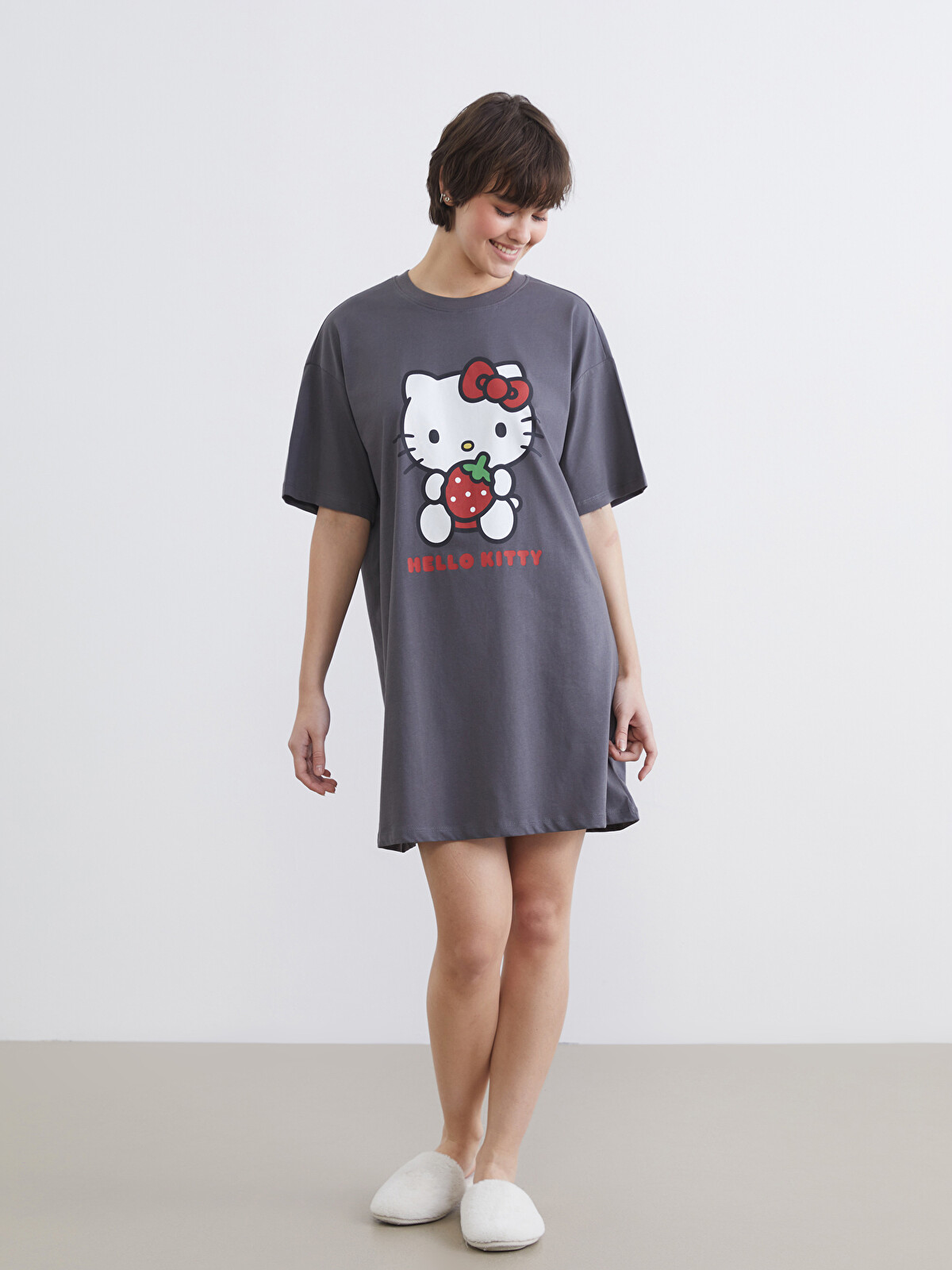 HelloKitty　ノースリーブシャツ　130 LCW Young Hello Kitty Oversized Women's Nightgown - S65608Z8-JNL