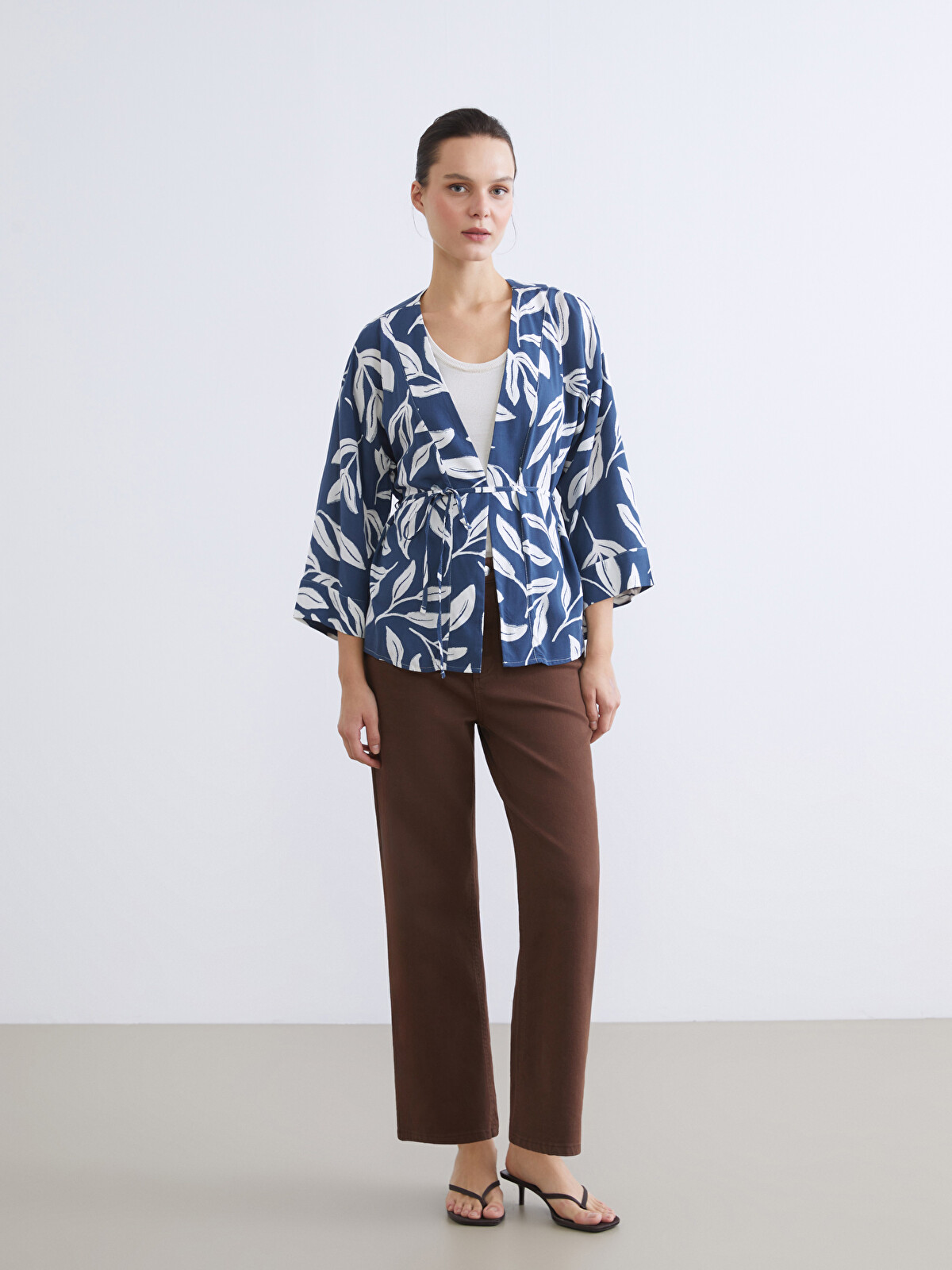 LCWAIKIKI Classic Shawl Collar Patterned Sash Women's Kimono