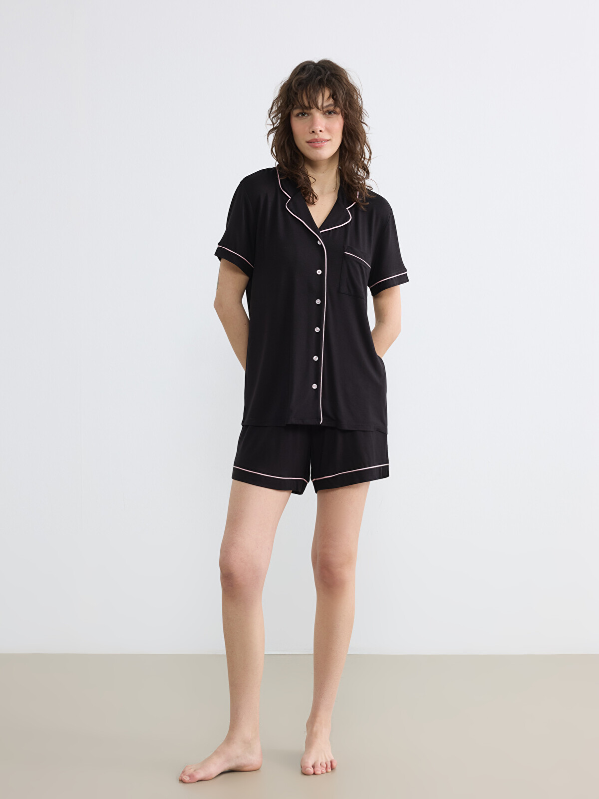 LCW DREAM Set de pijamale scurte pentru femei cu guler de cămașă