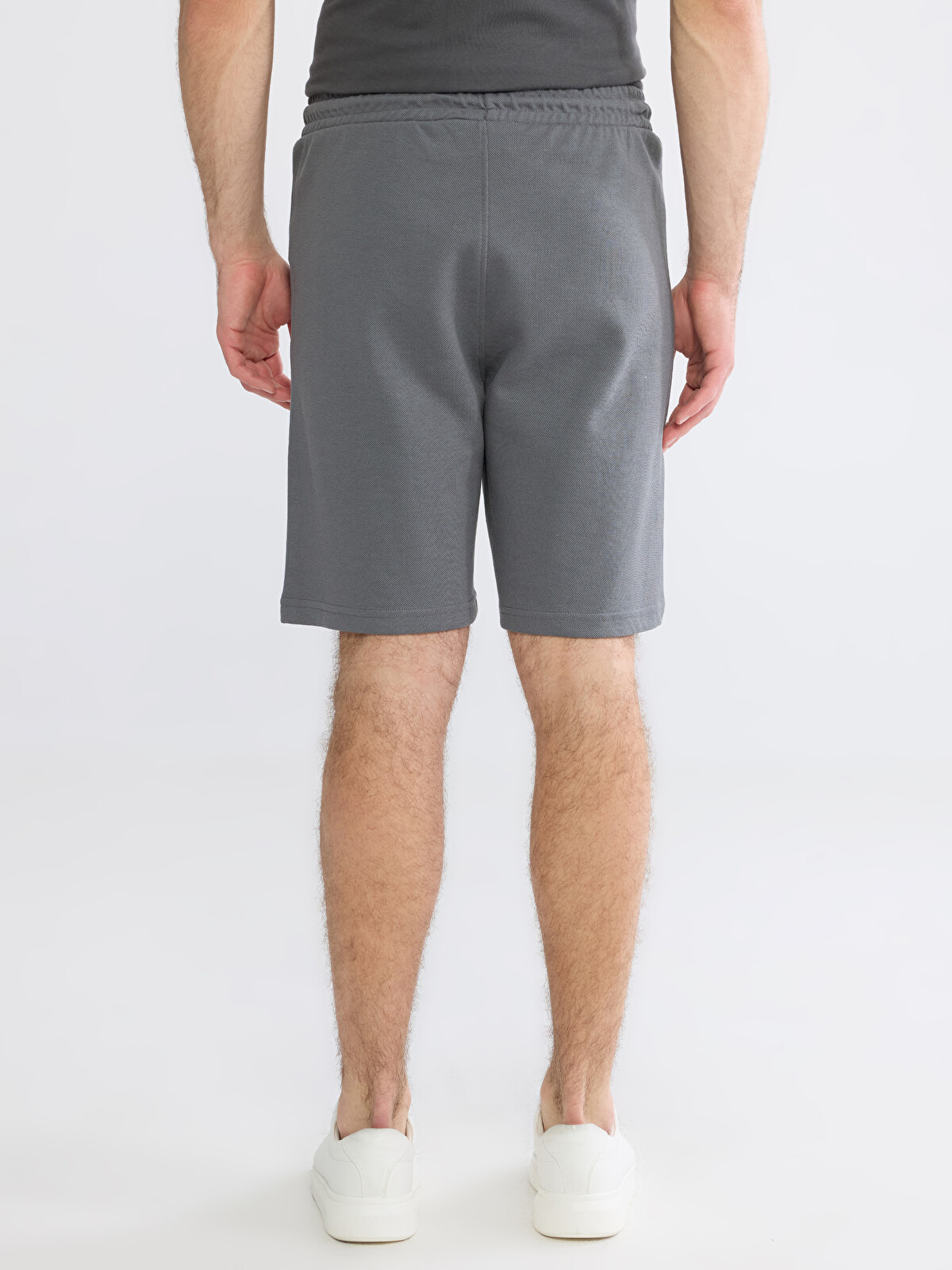 XSIDE Standard Fit Men's Shorts - S68163Z8-YRM | LC Waikiki