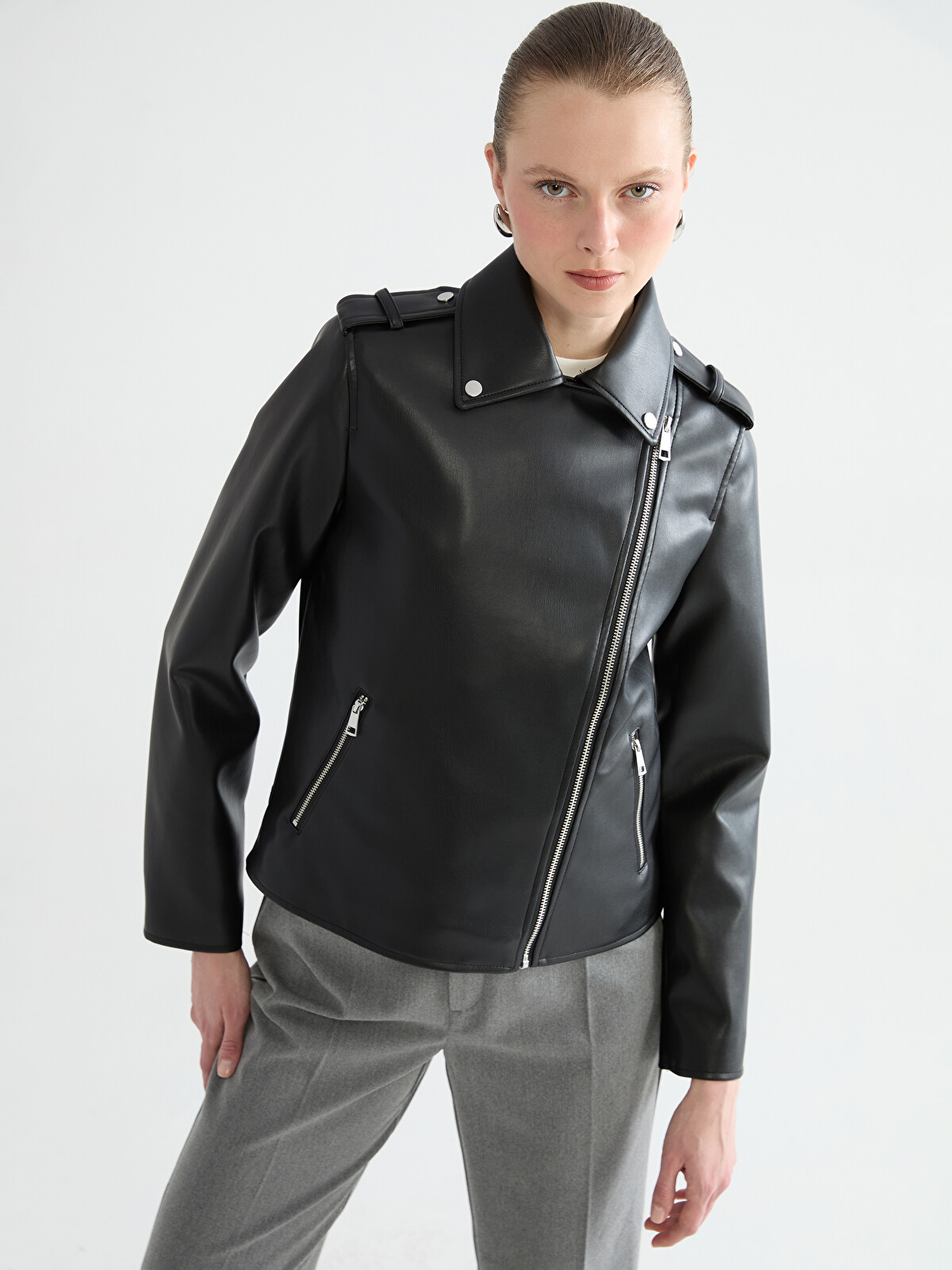 LCW EVERYDAY Biker Collar Women's Leather Look Jacket - S68192Z8