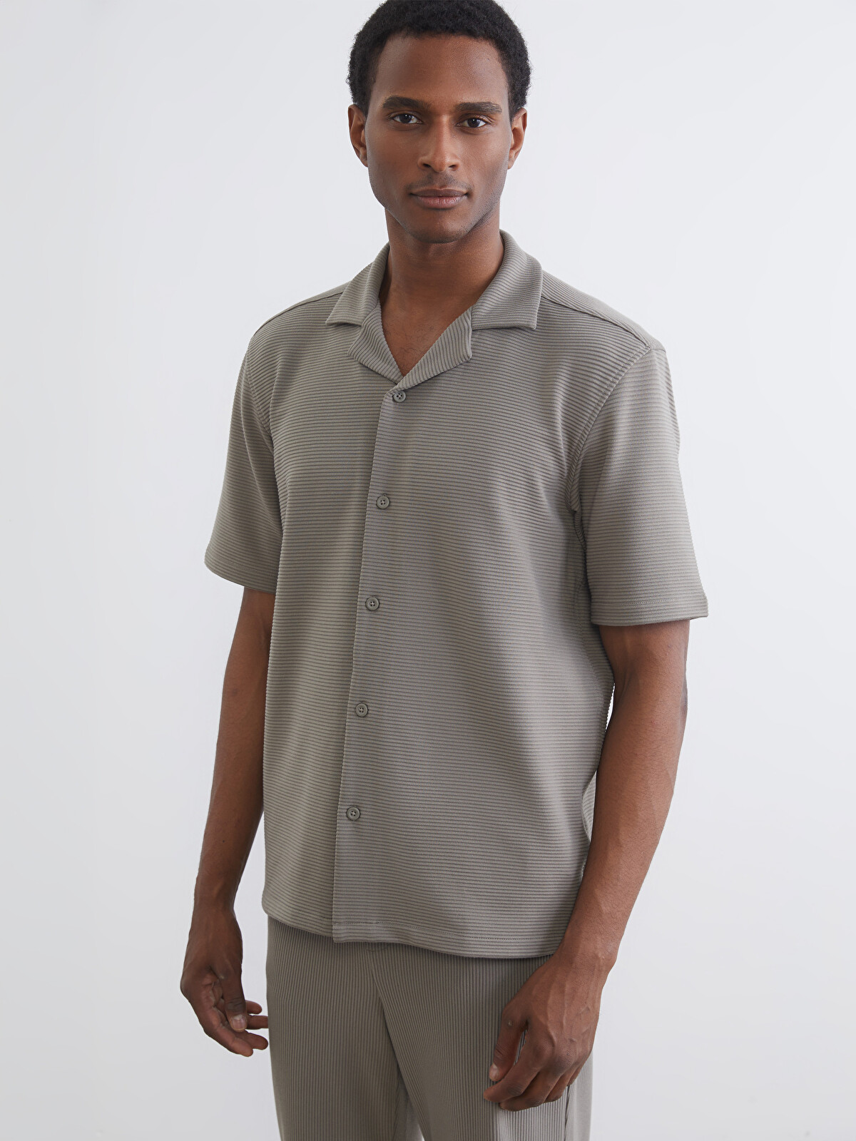 LCW Vision Regular Fit Resort Neck Men's Shirt - S6AE36Z8-Z3Z | LC