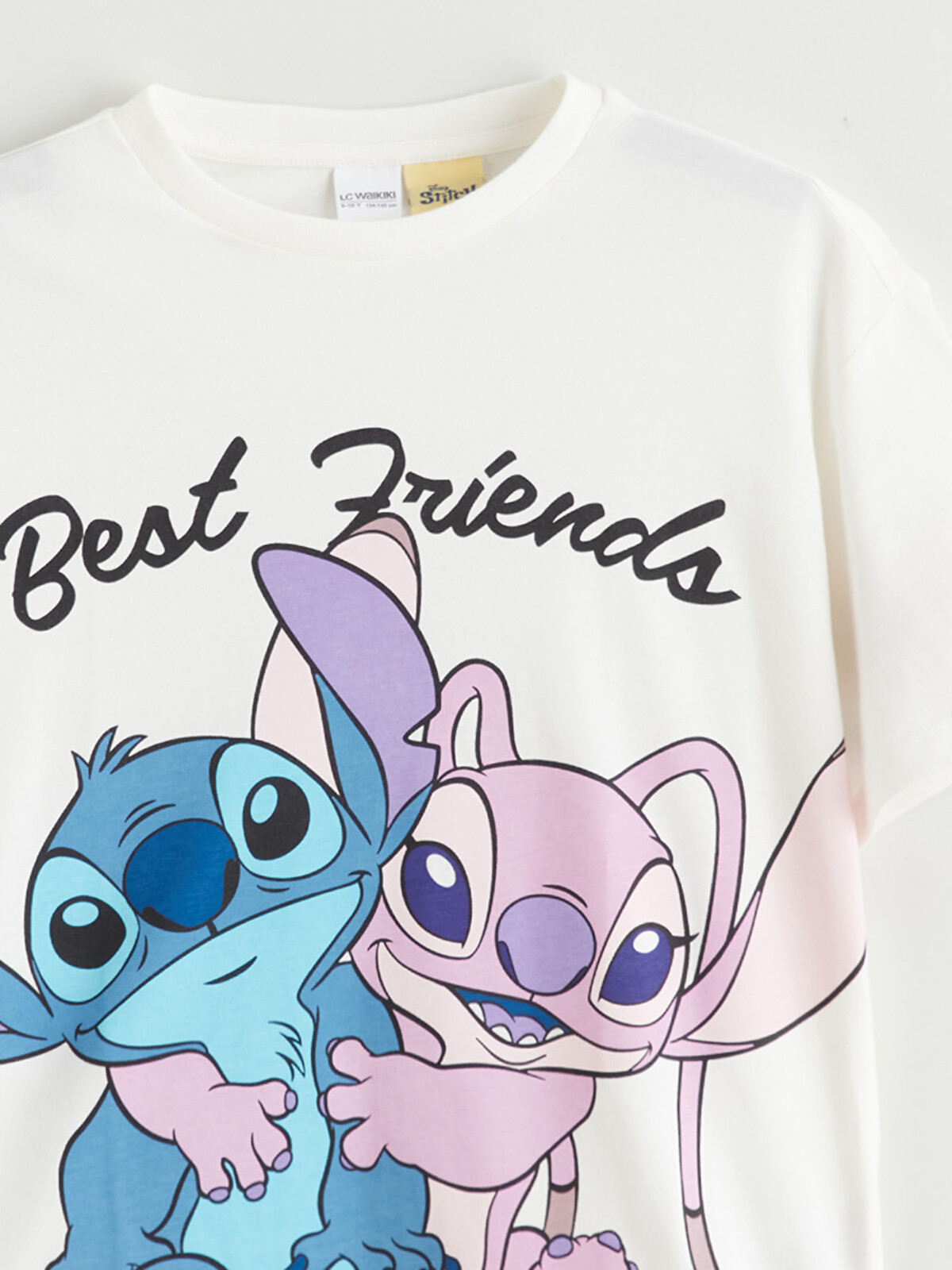 LCW Kids Beyaz Bisiklet Yaka Stitch Ve Angel Baskılı Kız Çocuk