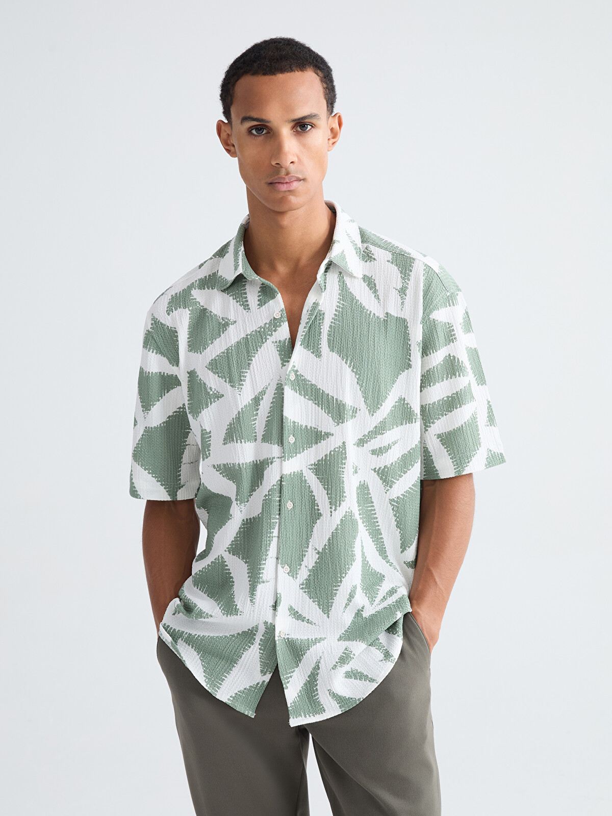 LCW Vision Regular Fit Patterned Men's Shirt - S6AR80Z8-YHB | LC