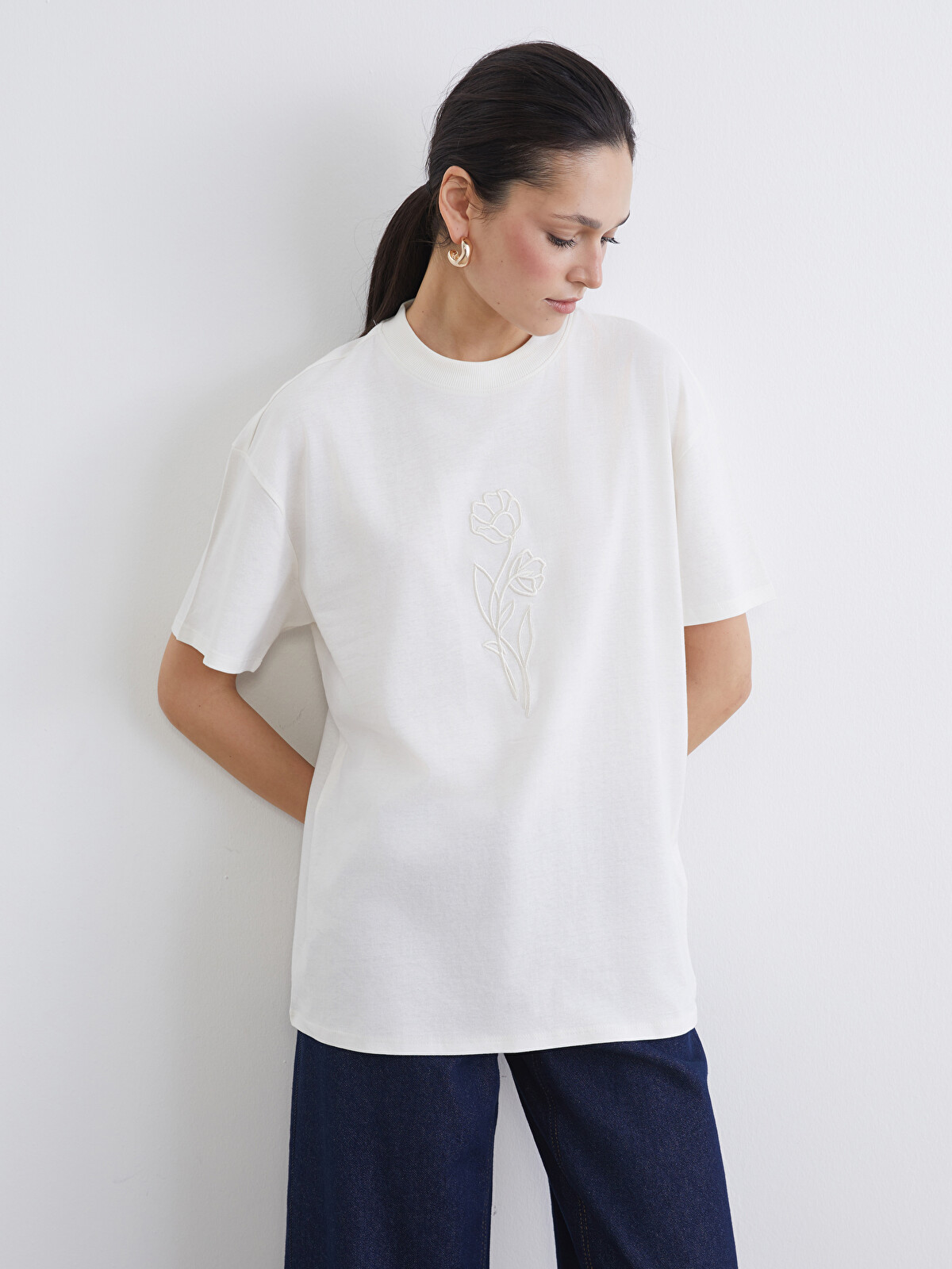 LCW Modest Embroidered High-Neck Women's Tee - S6AT96Z8-R9J | LC